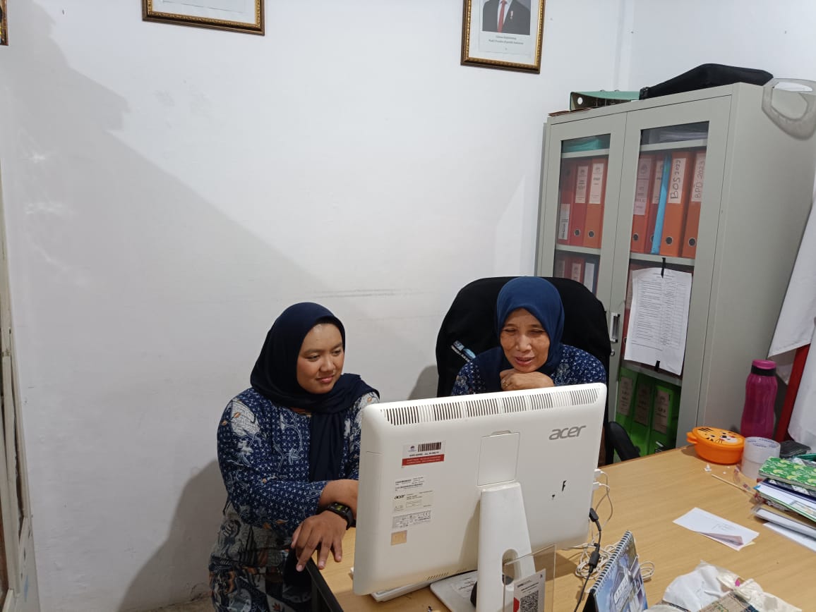mengoreksi bks semester 1 tapel 2025/2026 dari kel...