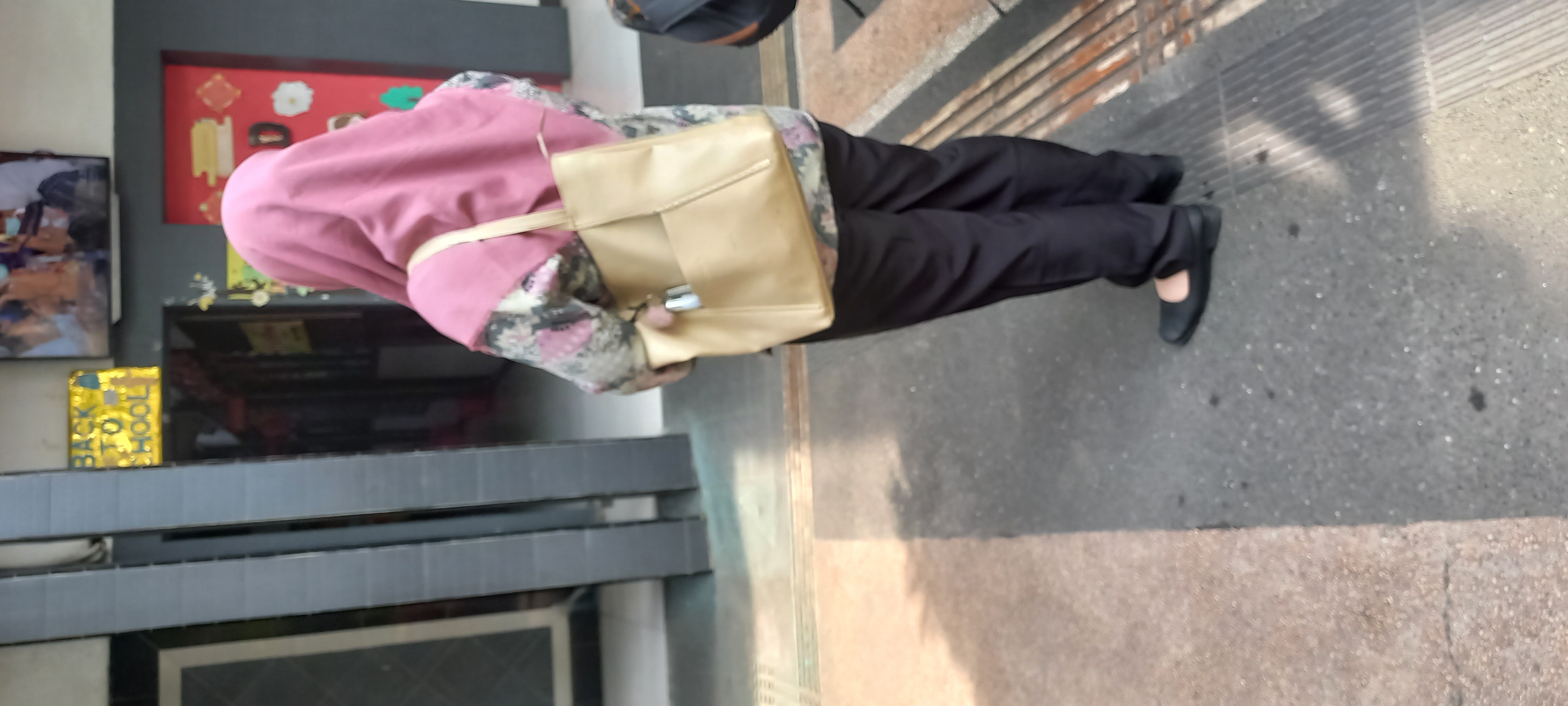 ada 1 orng  tamu calon karyawan GPK  as nm mbk San...