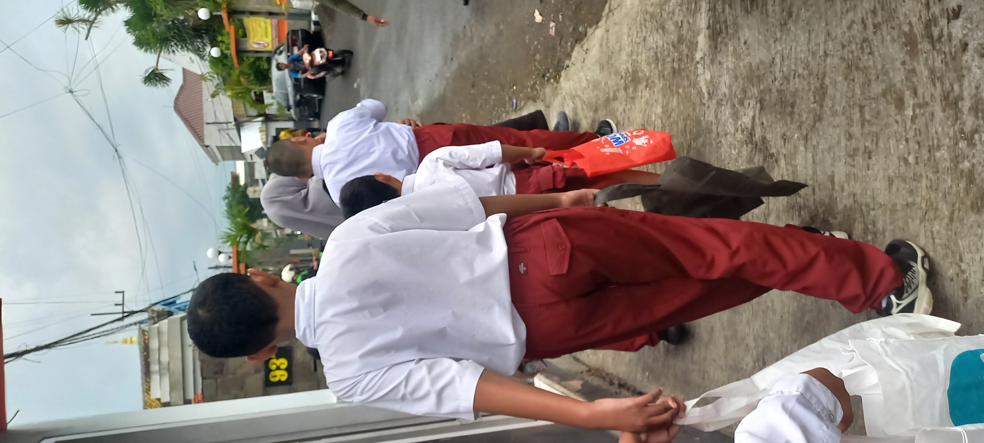 ada kegiatan outdor siswa/i lembaga SD kls 5 dan 6...
