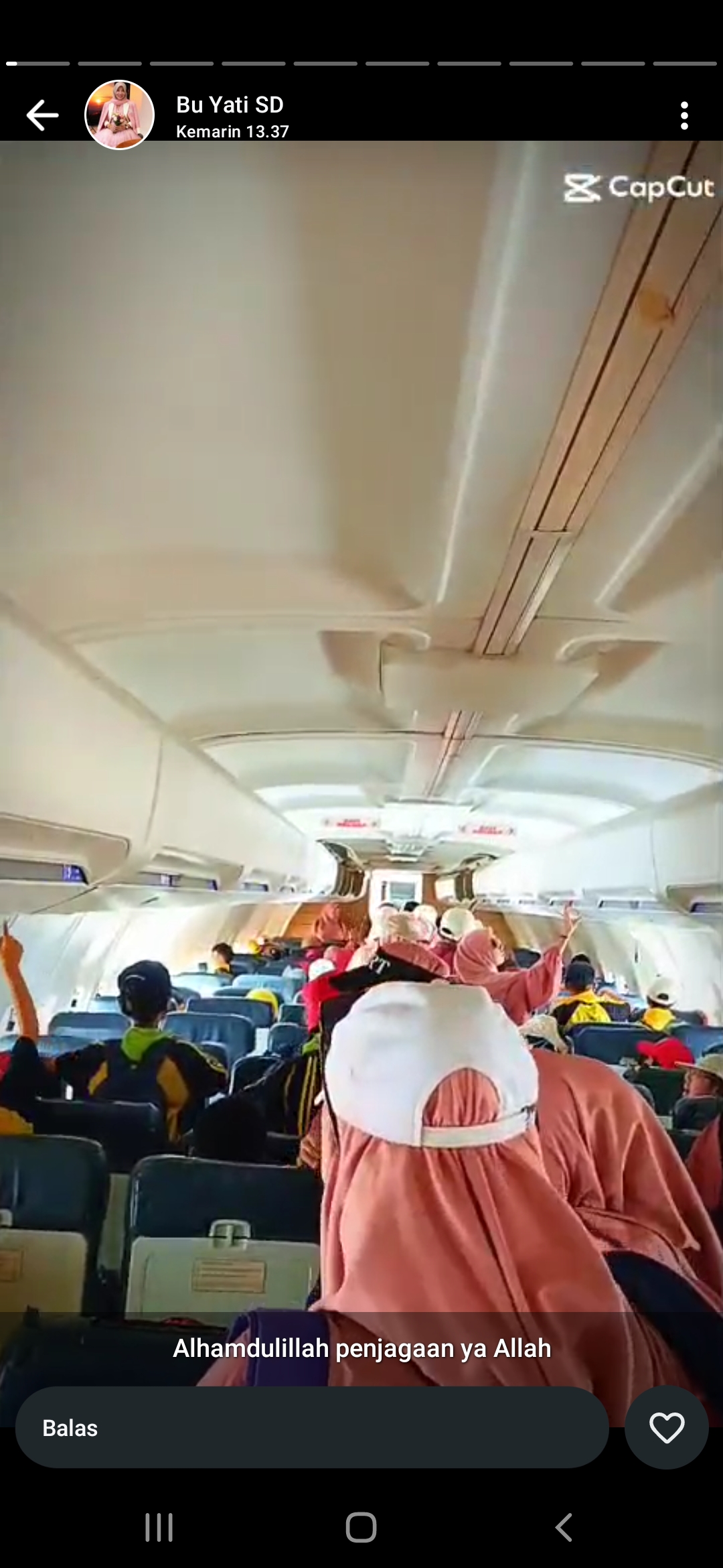 mengenalkan transportasi pesawat di museum
