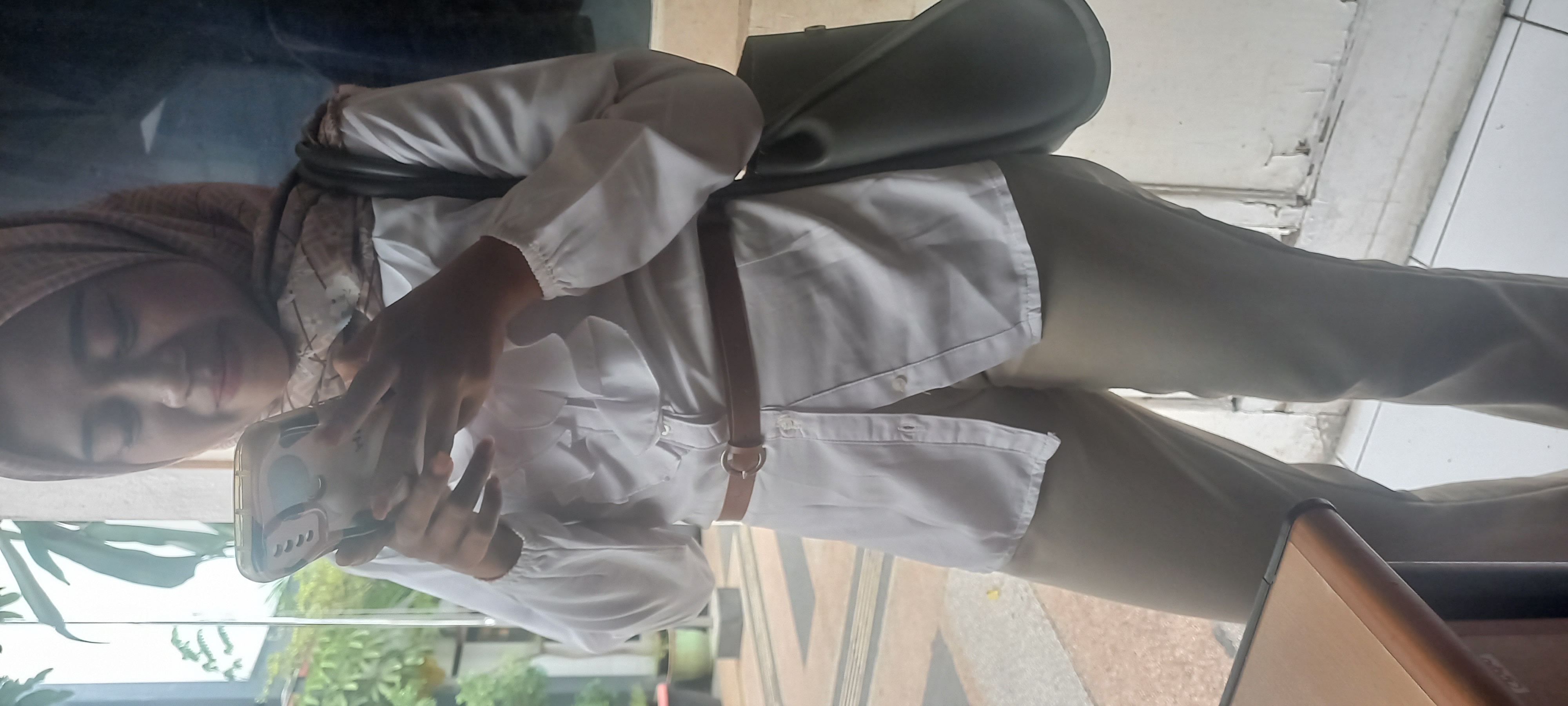 ada calon karyawan ats nm mbk Nita.. perihal  fina...