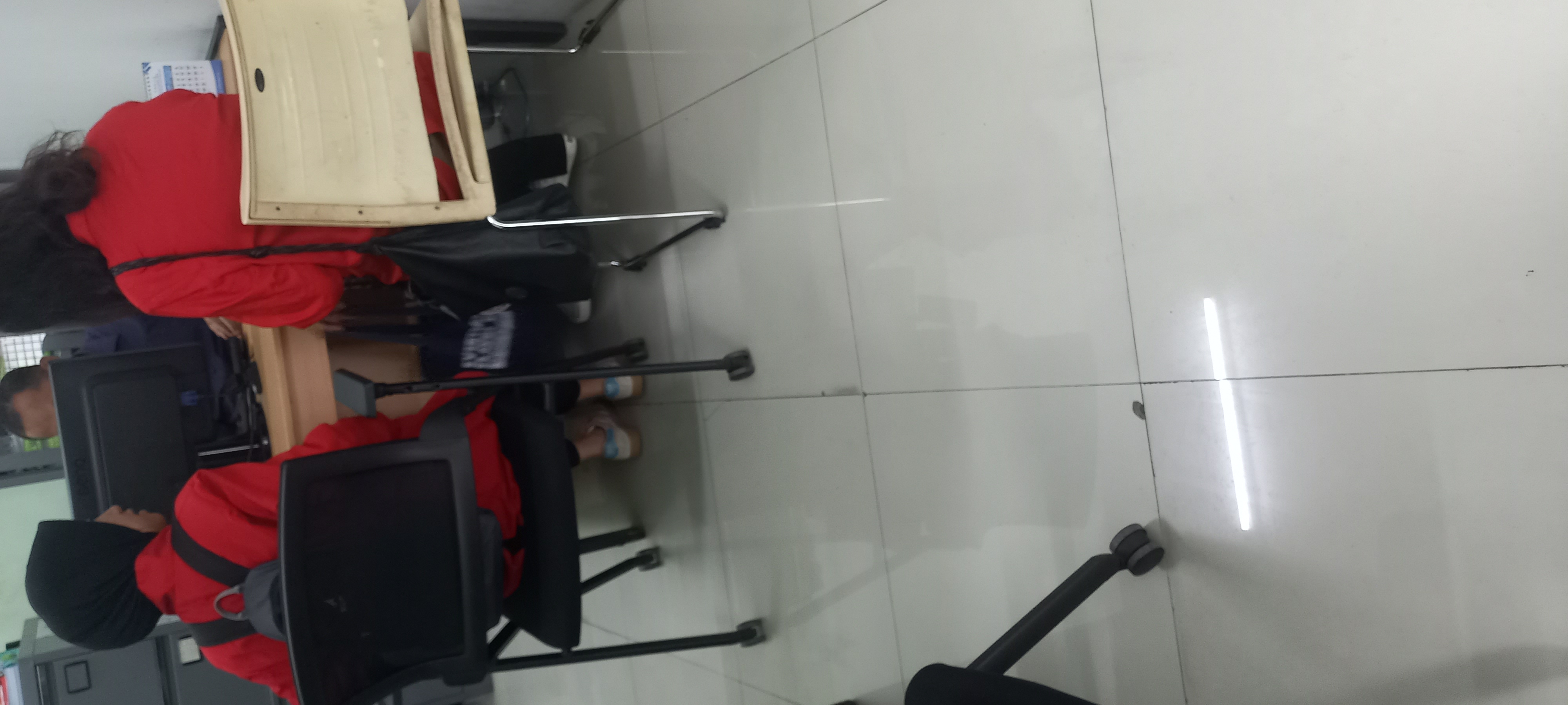 <p>ada 2 mhasisi UNTAG minta ijin penelitian tugas...