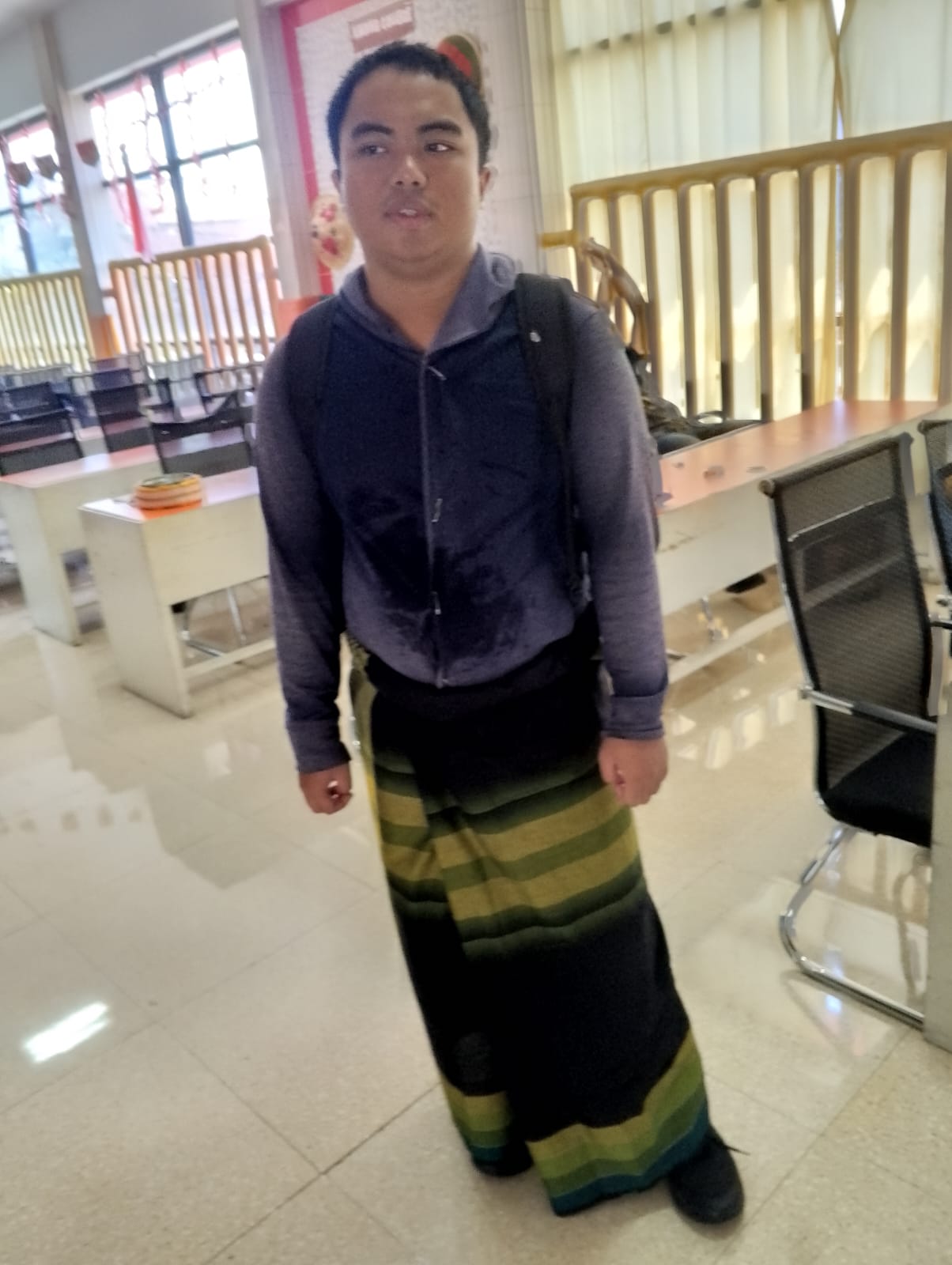 <p>saat pelajaran bina diri rio mengguyur badannya...