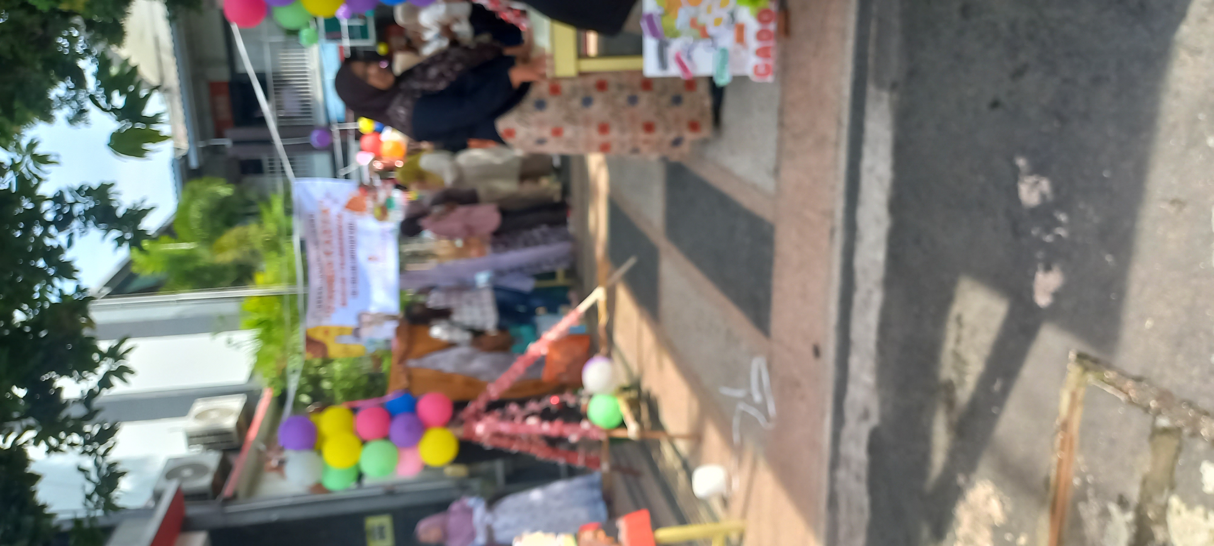 <p>adabpameran bazar lembaga di halaman swkolah</p...
