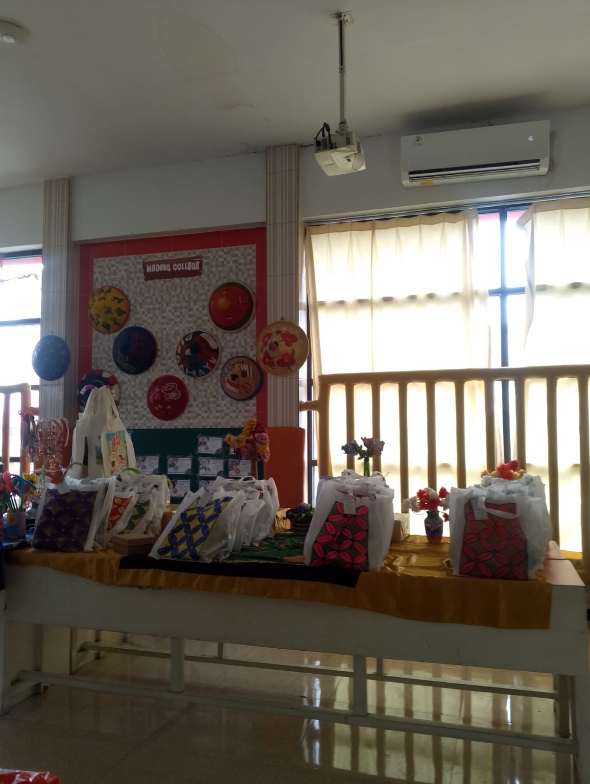<p>melanjutkan peking hasil karya siswa yang akan...