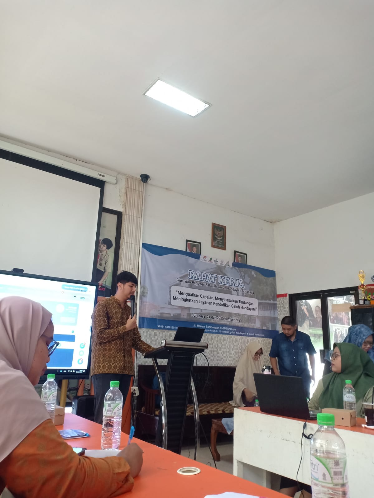<p>Rapat koordinasi hari pertama yang diadakan unt...