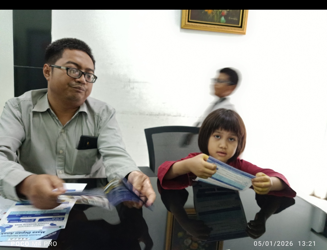 <p>Menjelaskan wali murid tentang sekolah inklusi,...