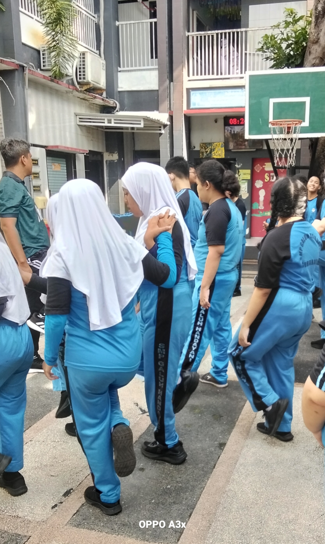 <p>Pendampingan saat mata pelajaran pjok,,,</p>