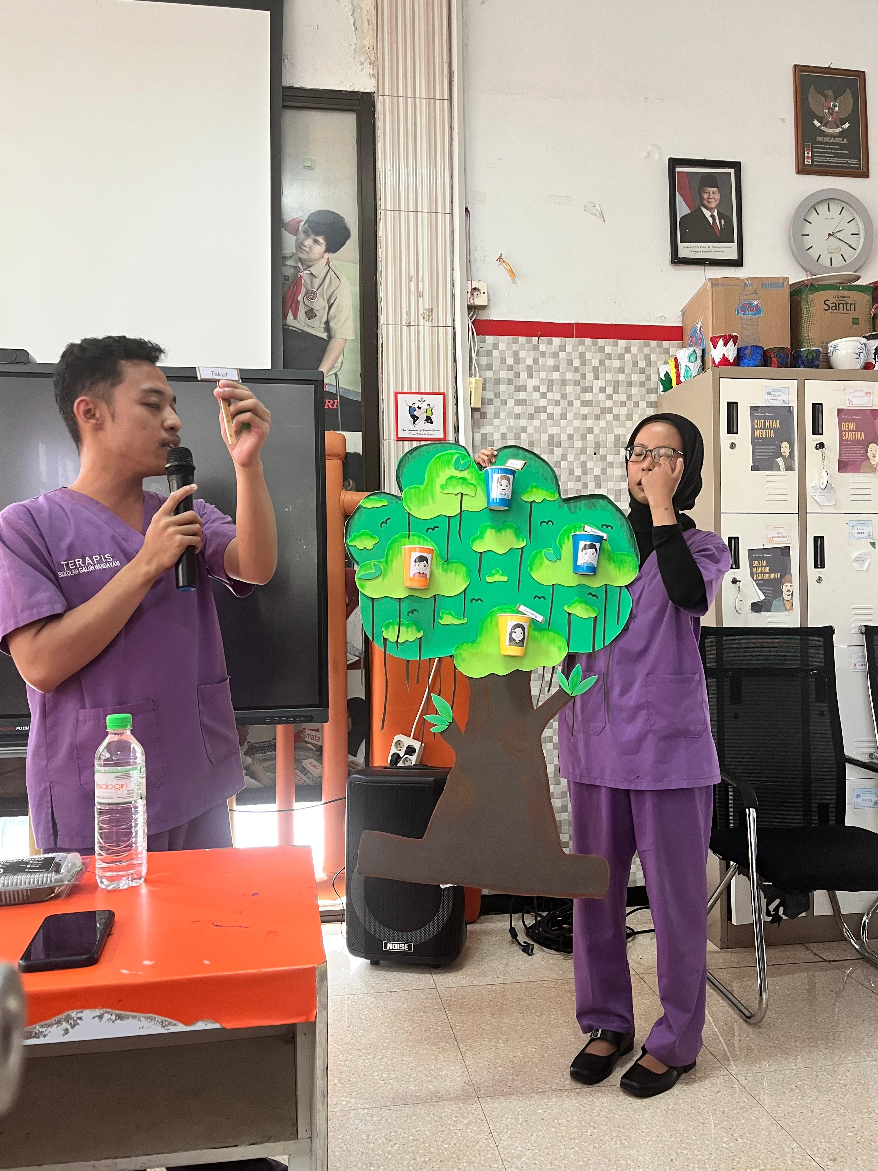 <p>Hari ini juga saya mempresentasikan hasil works...