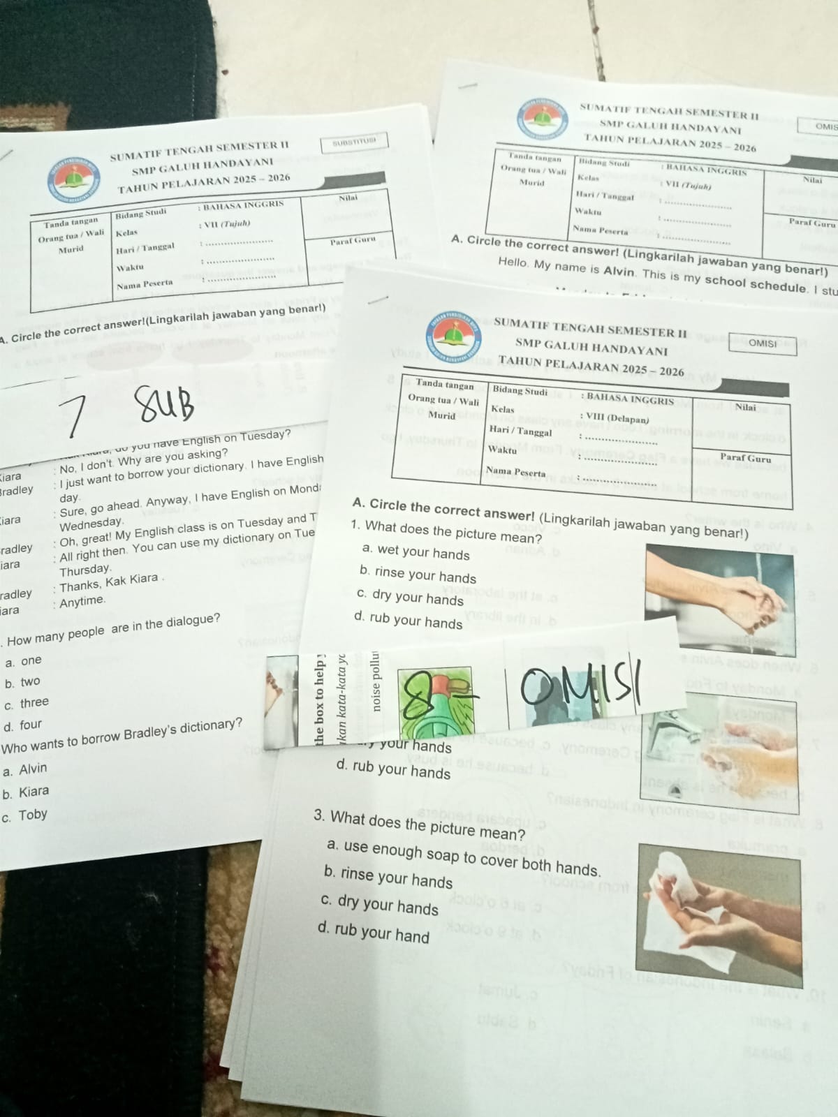 <p>Membuat dan mengeprint soal STS kelas 7 dan 8 u...