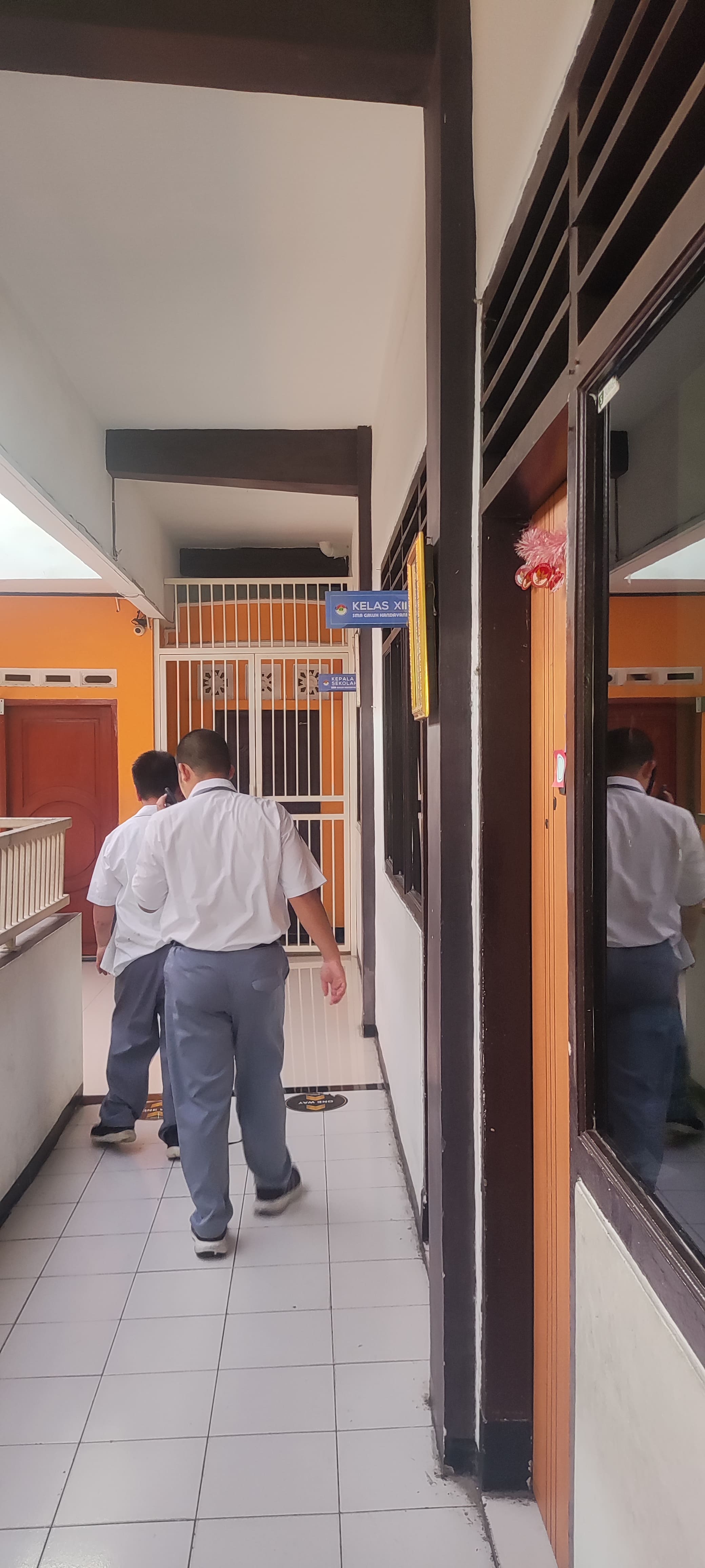 <p>Menemani raihan lari pagi</p>