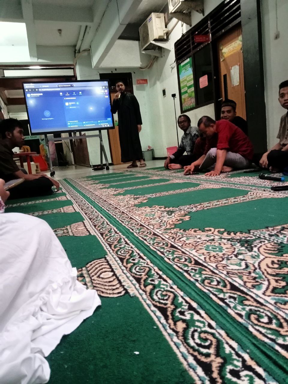<p>Mengikuti Kagiatan Simulasi Penjemputan Sekolah...
