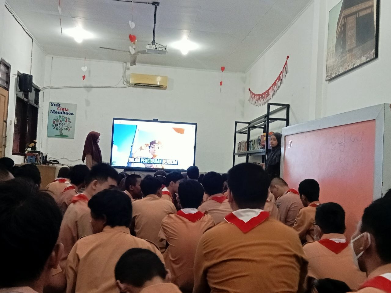 <p>Mendampingi Kegiatan Pramuka </p>