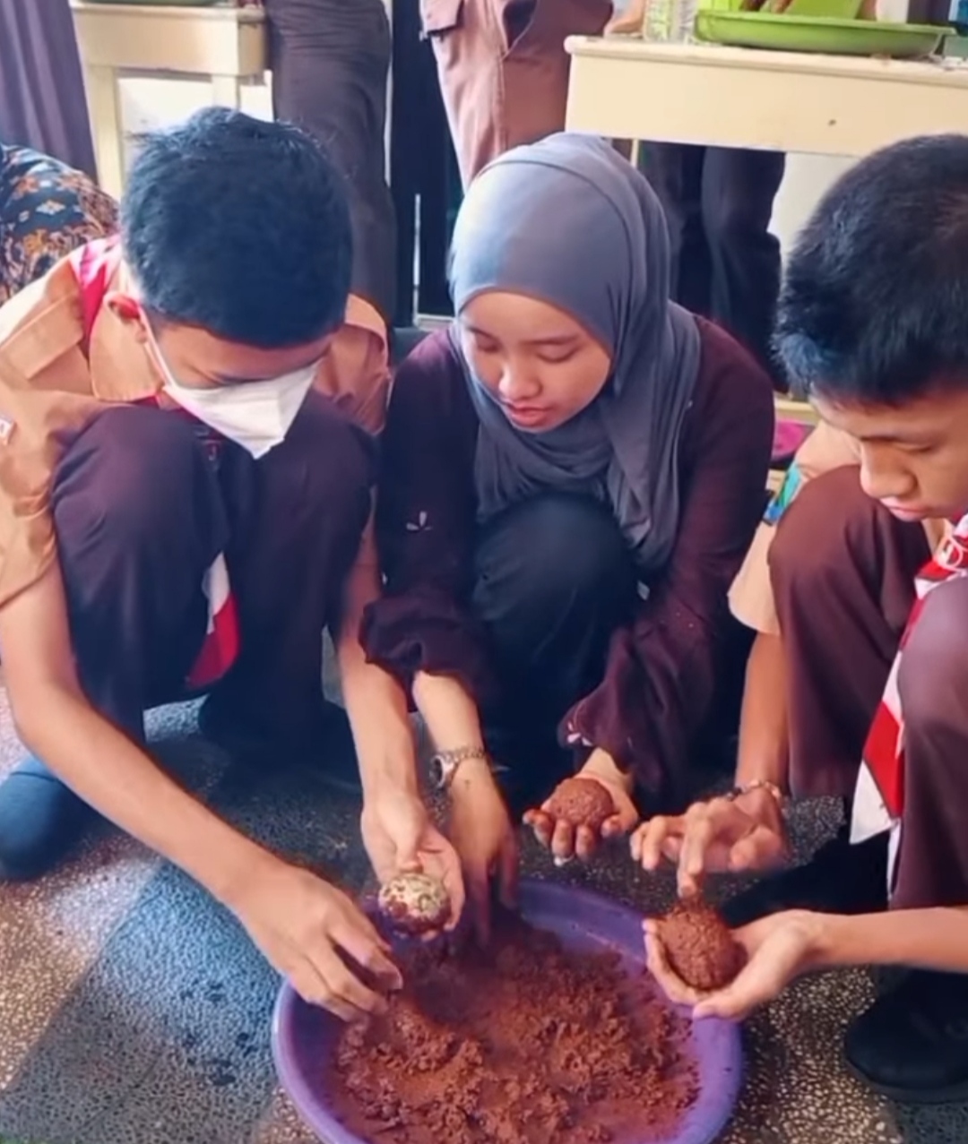 <p>Pendampingan Pembelajaran Kelas 8 SMP di kelas,...