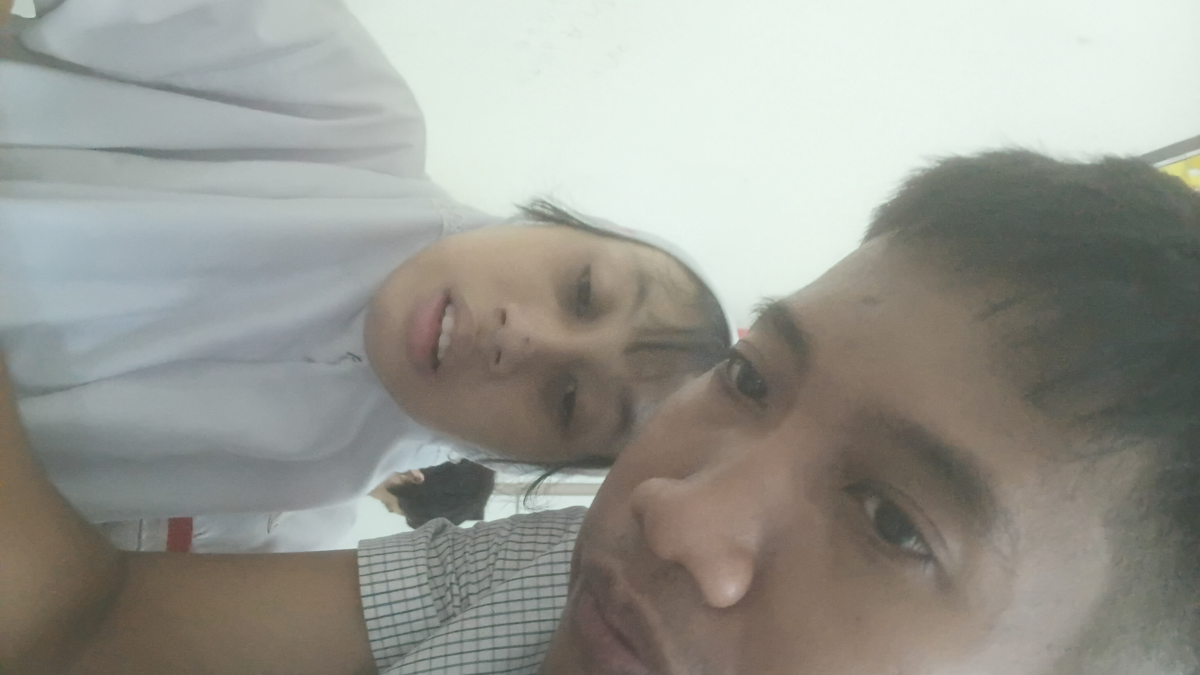 <p>Mendampingi siswa kelas XI dalam proses belajar...