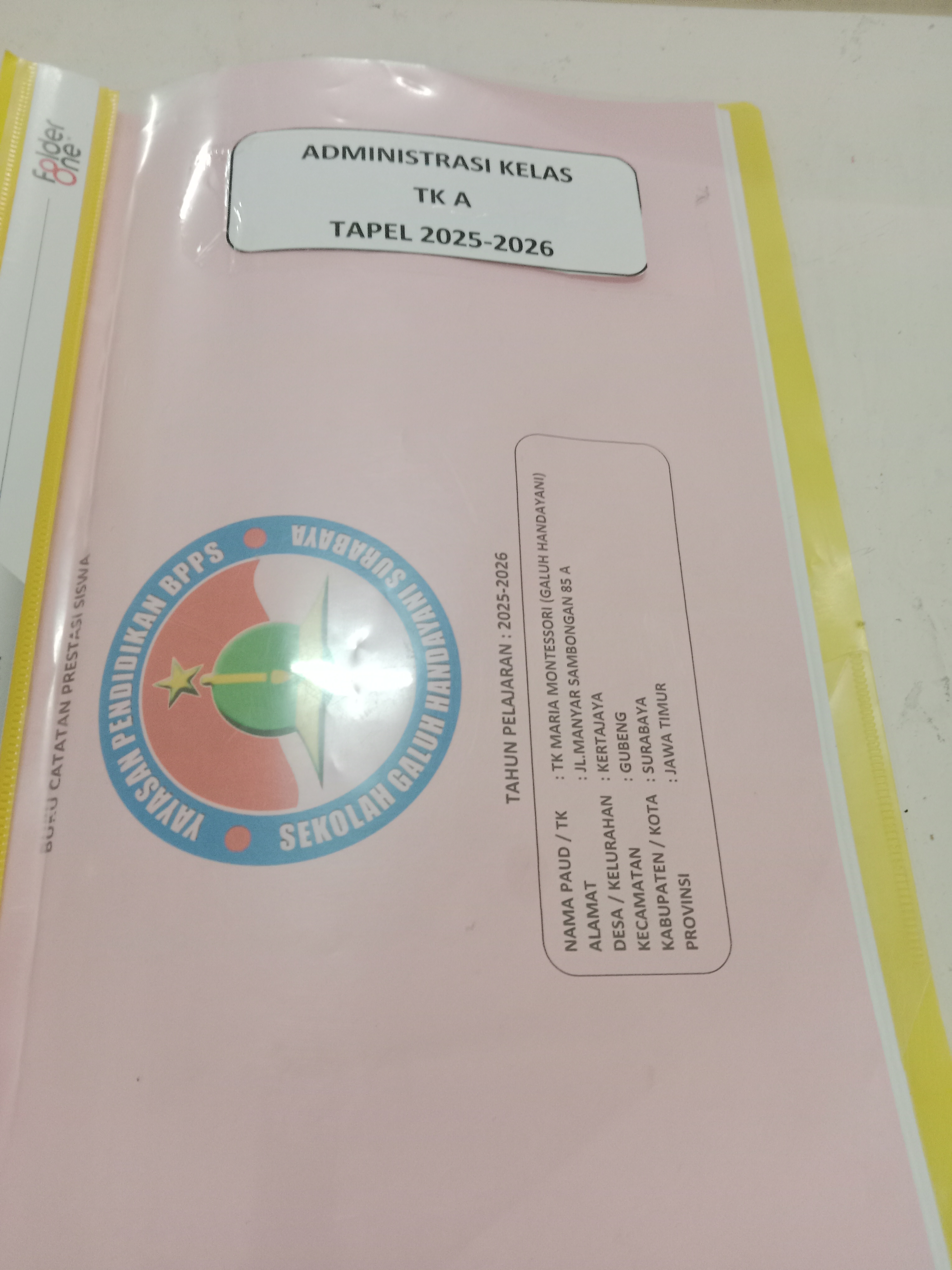 <p>Membantu mengisi jurnal kelas atau administrasi...