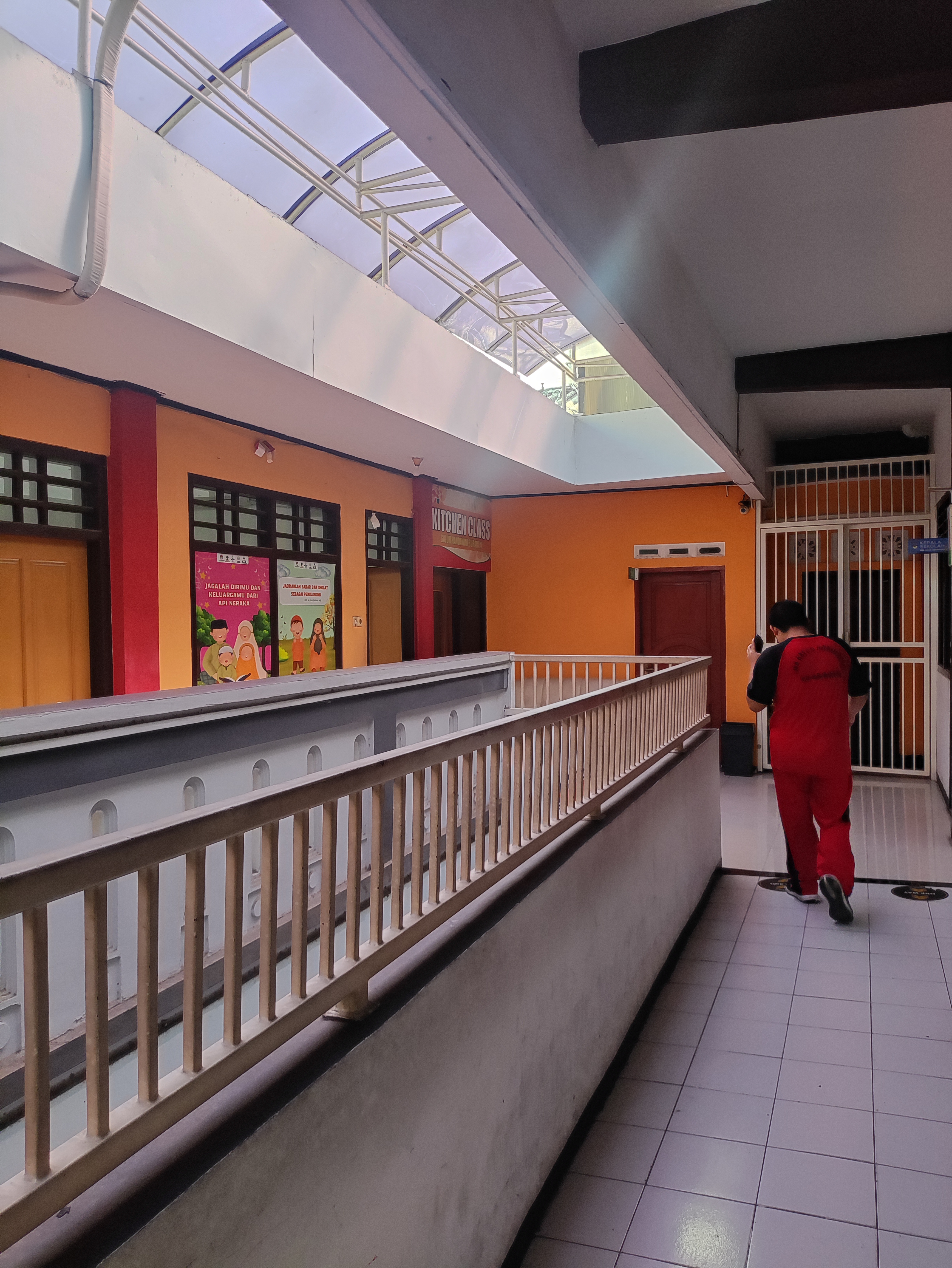 <p>Mendampingi raihan lari pagi</p>