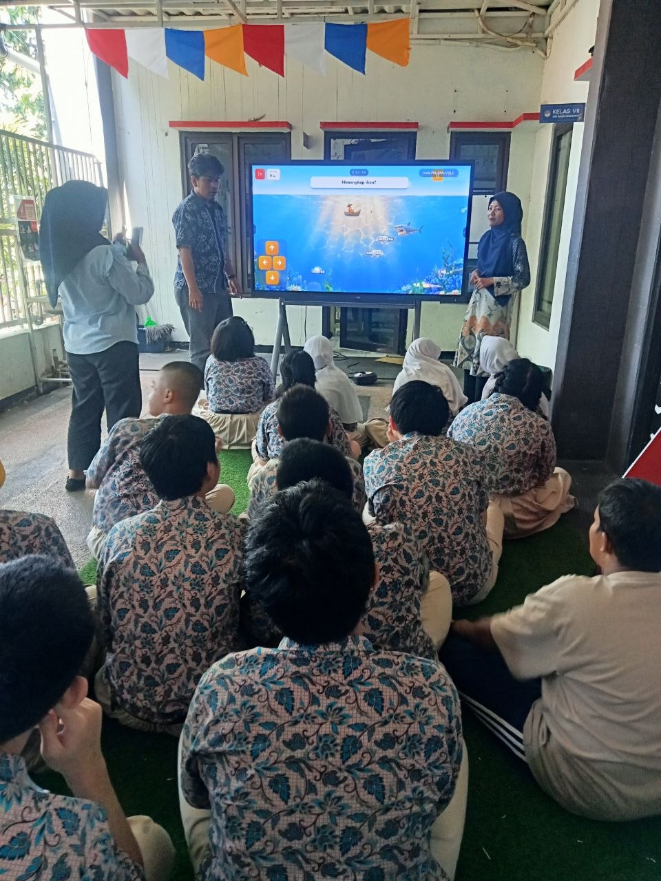 <p>Mendampingi kegiatan kelas 7, 8, dan 9 dalam me...