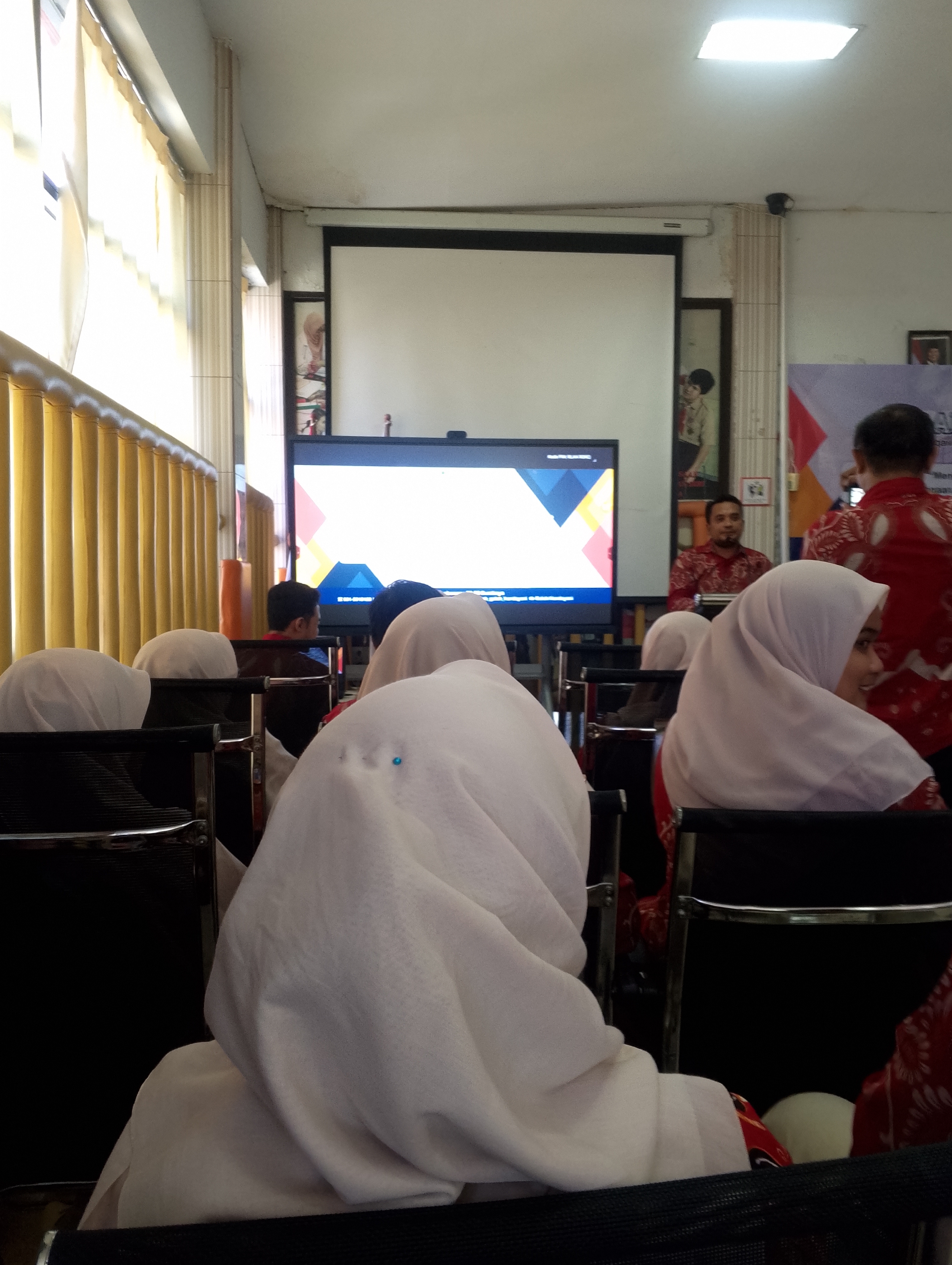 <p>Rakor  disekolah Galuh Handayani </p>