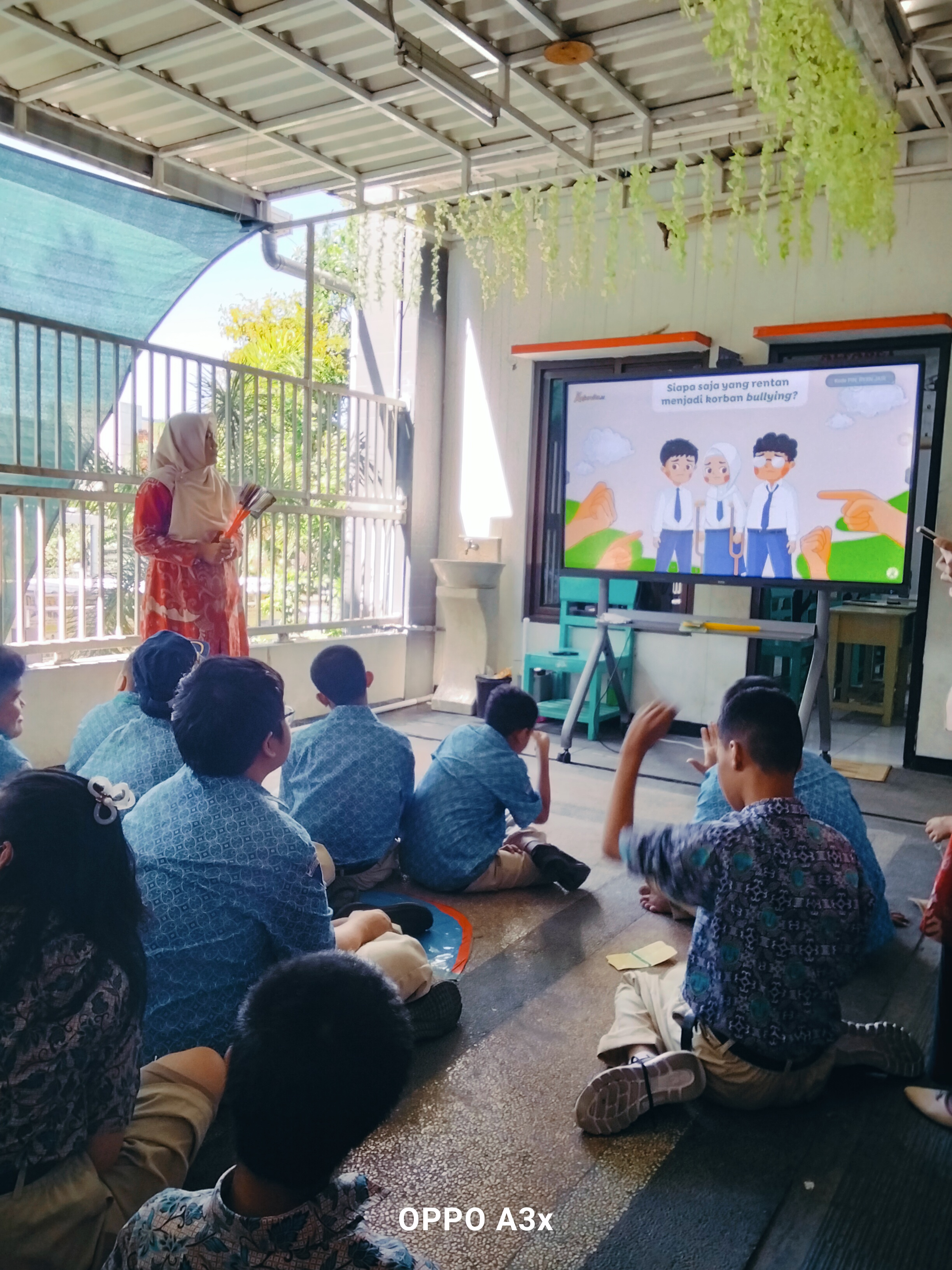 <p>Apel pagi,,, berdoa,,, mendampingi anak-anak sa...