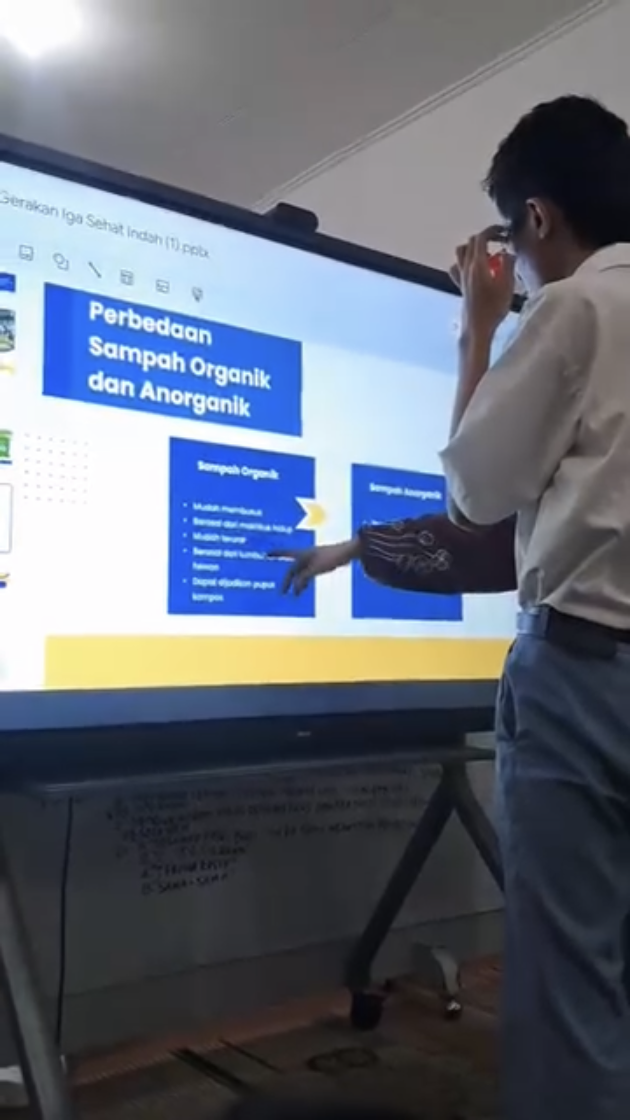 <p>Melaksanakan kegiatan pengenalan ekstrakurikule...