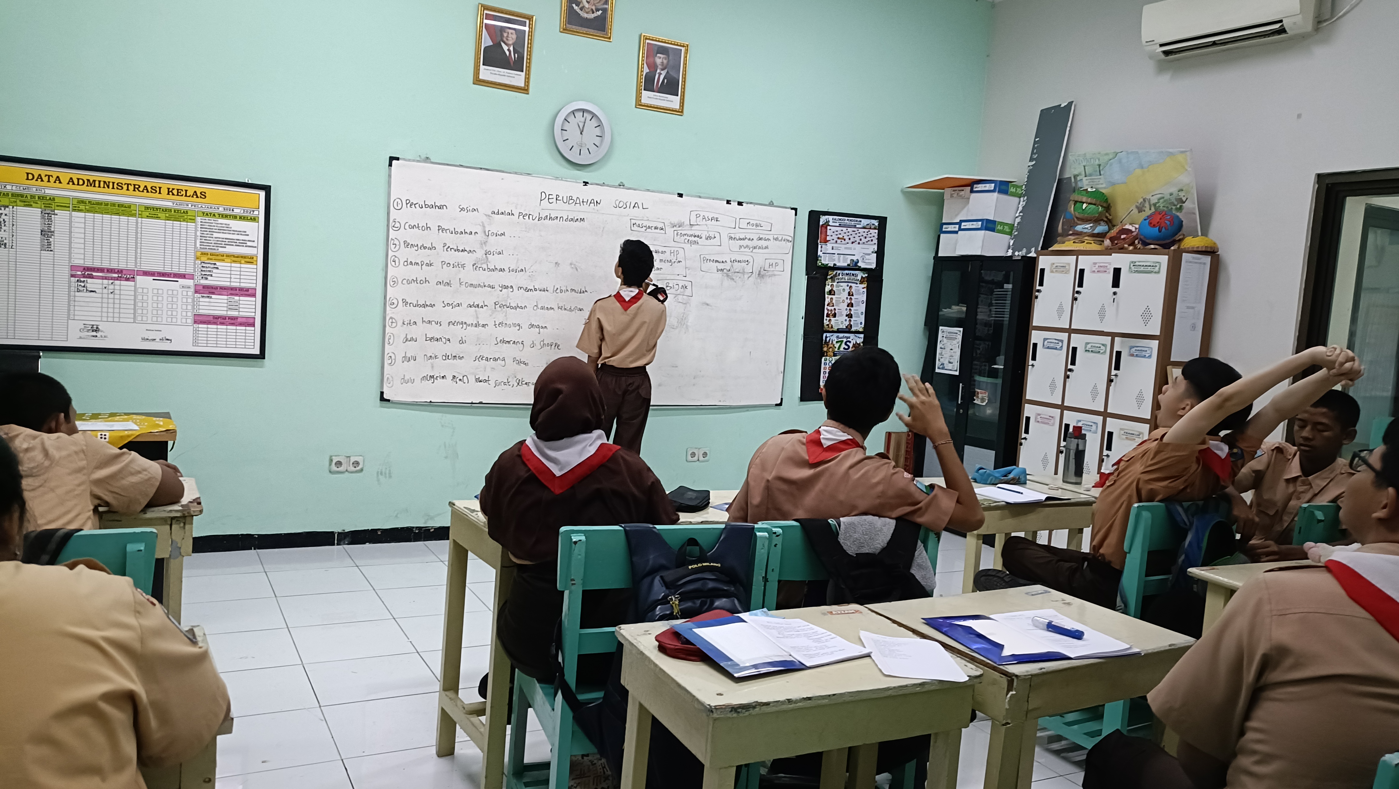 <p>Peserta didik diajak memahami pengertian peruba...