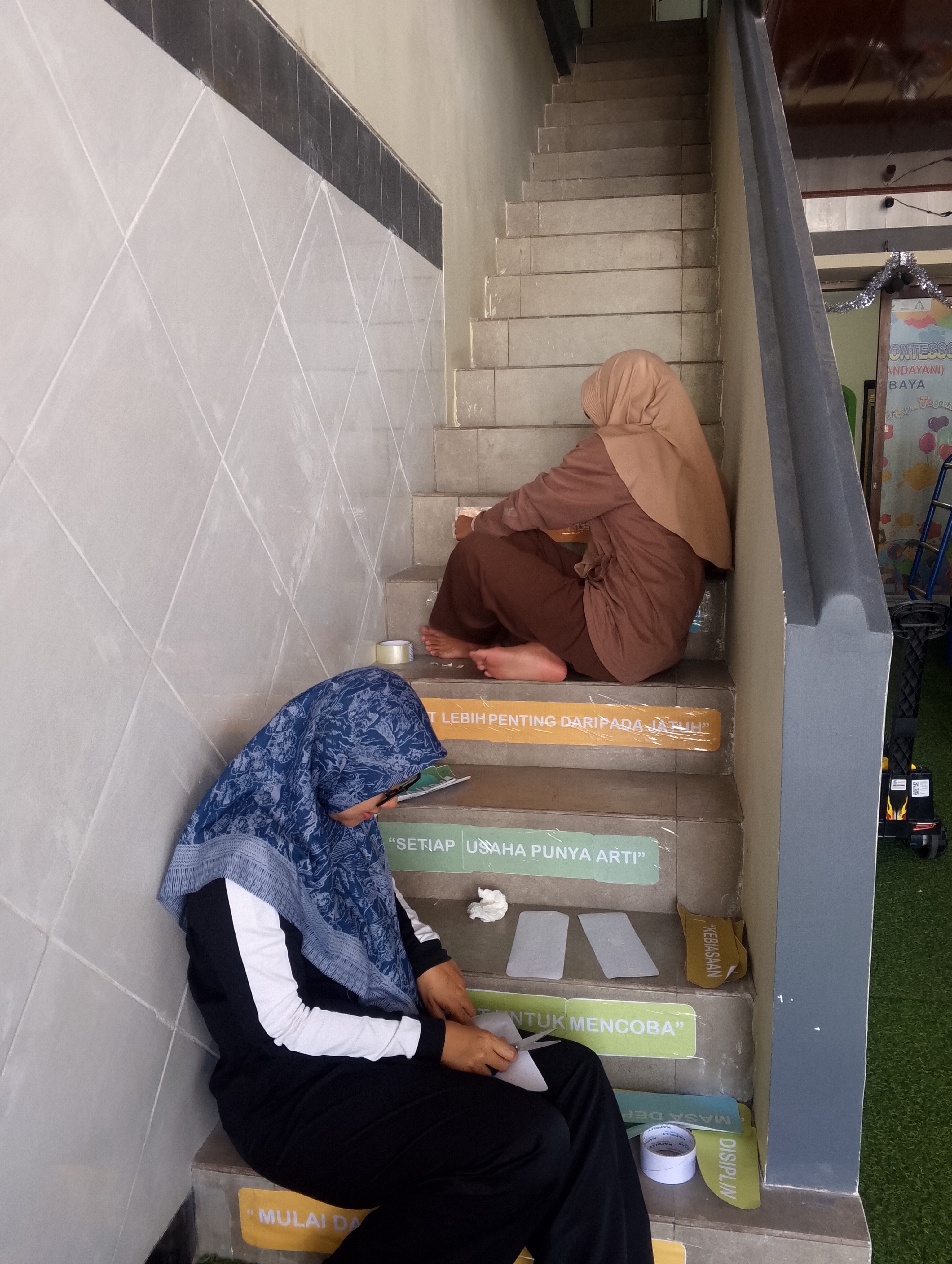 <p>Piket hari sabtu</p>