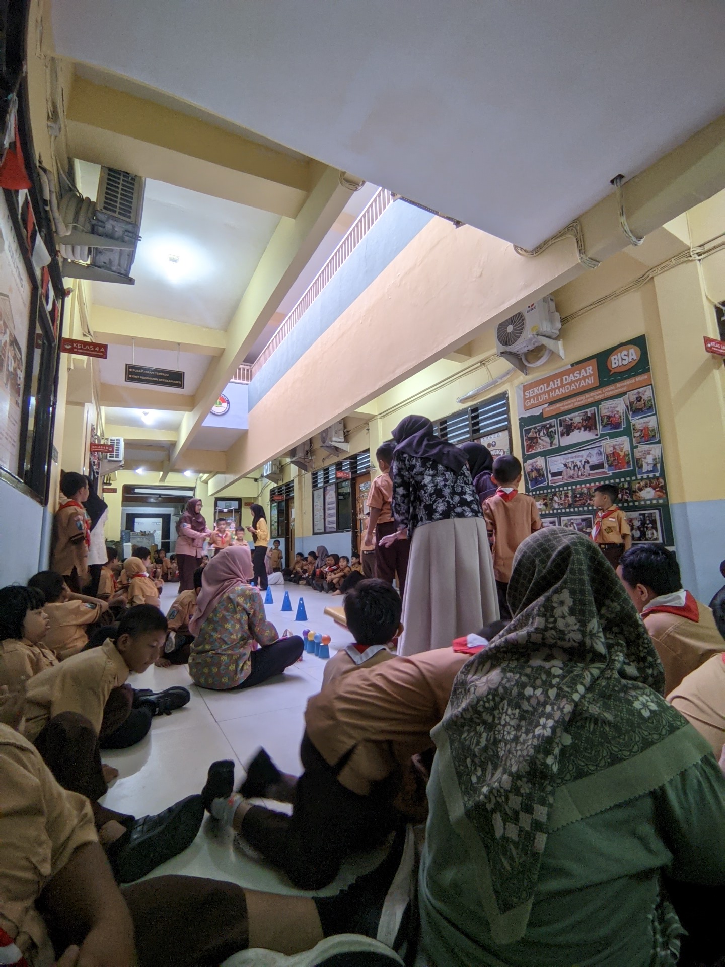 <ul><li>kegiatan pramuka</li></ul>