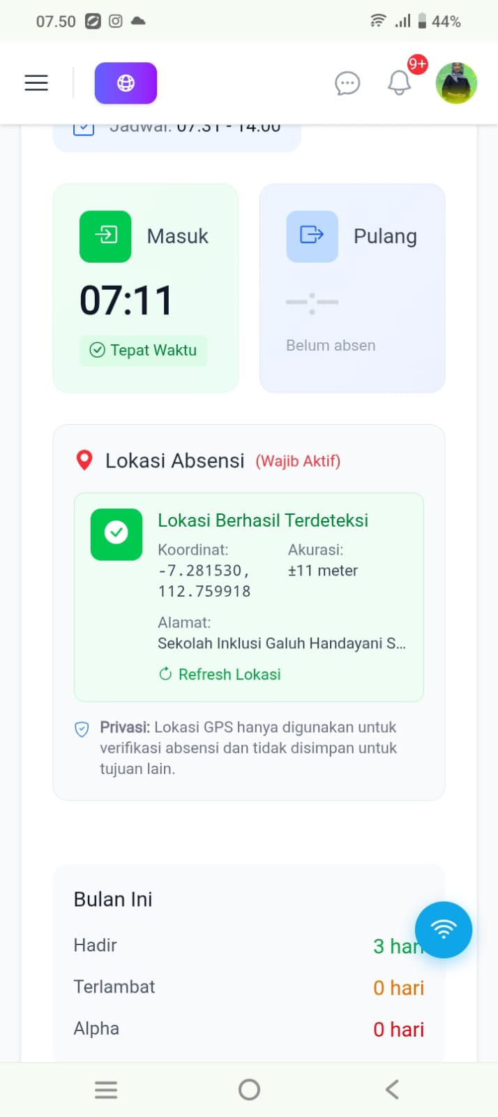 <ol><li>Mengirim bukti pembayaran ke wali murid vi...