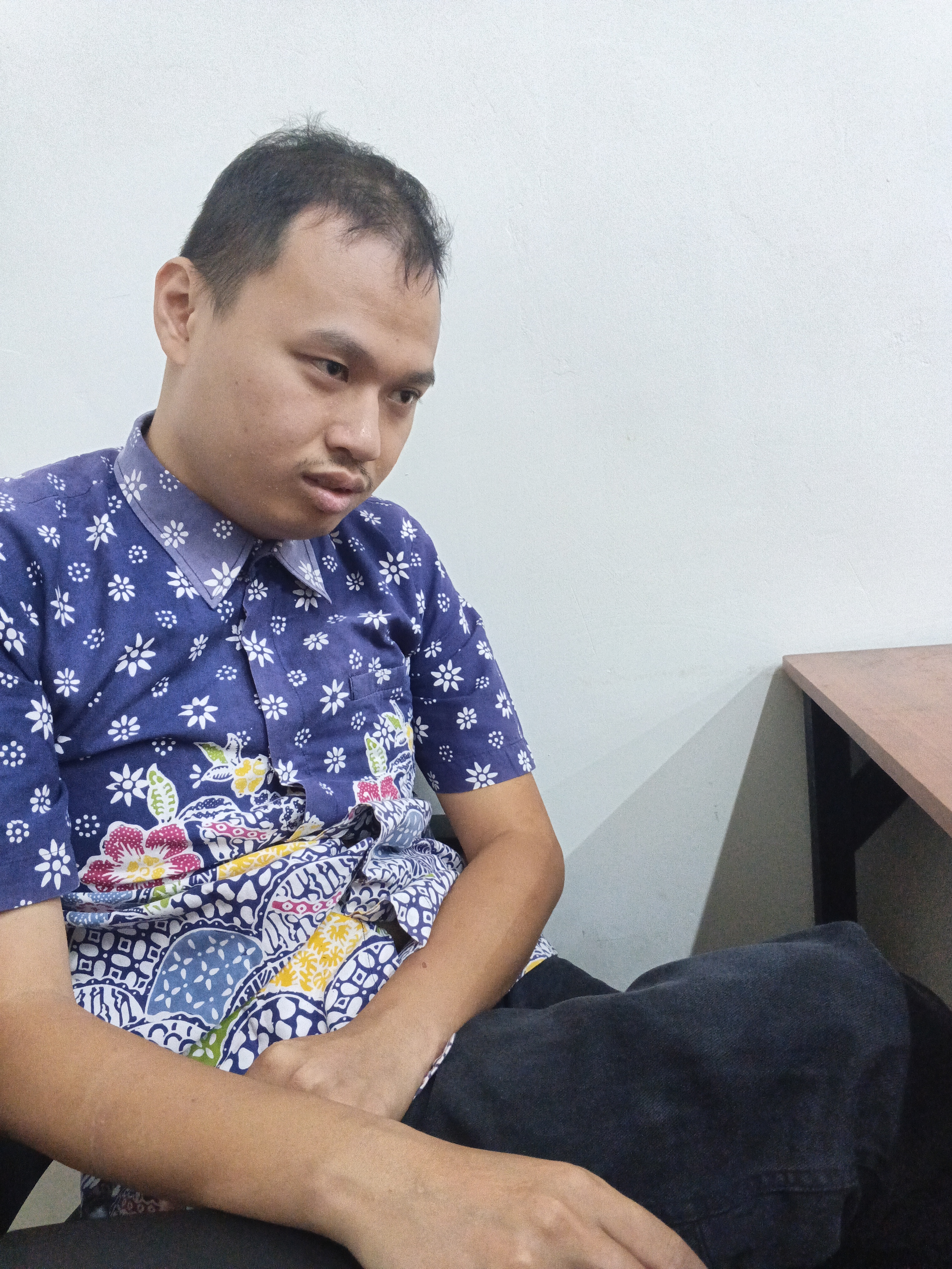 <p>Hari ini chorus Mengerjakan Tugas Menebalkan Hu...