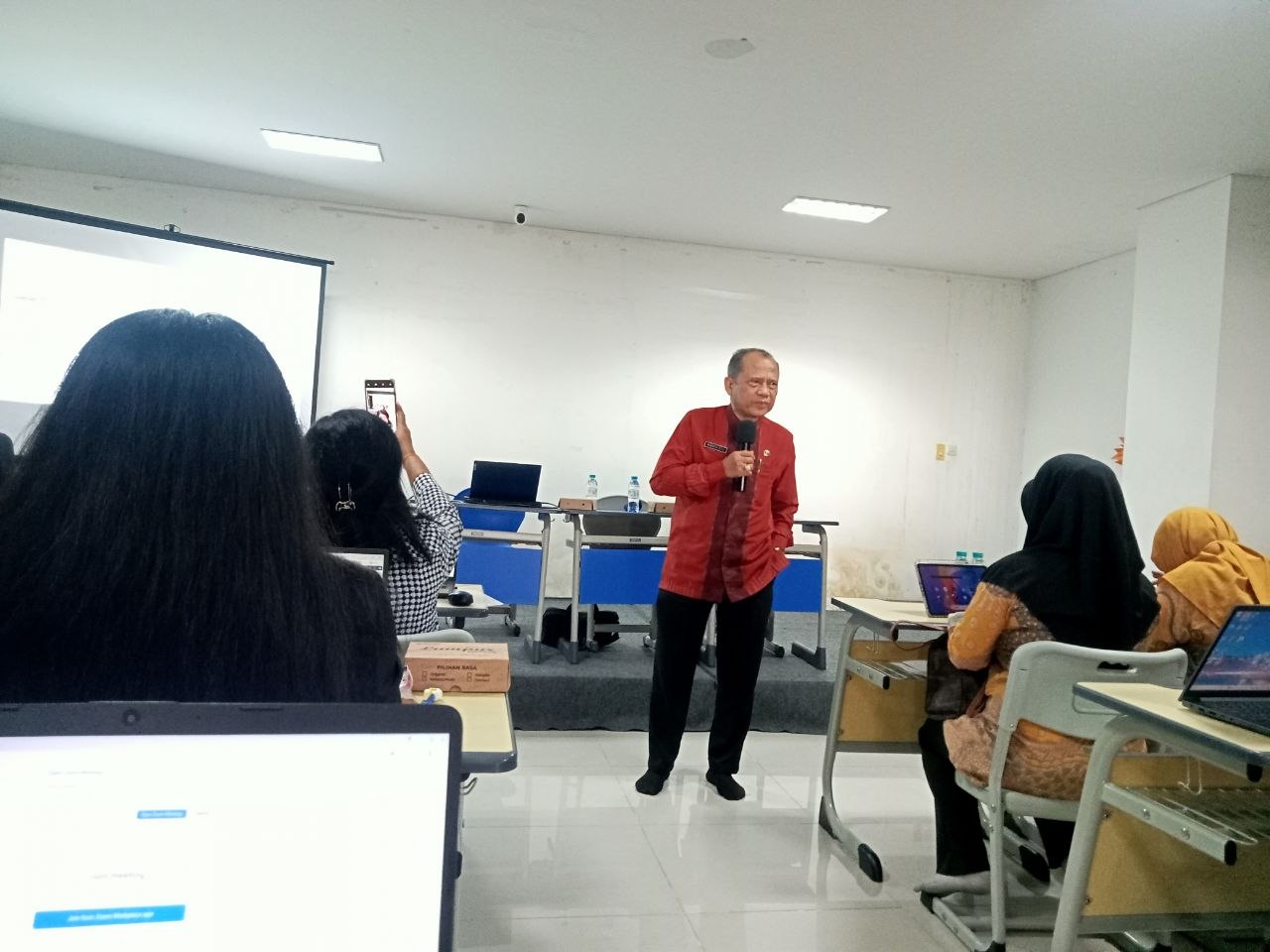 <p>Mengikuti kegiatan Verifilasi kurikulum KSP SMP...
