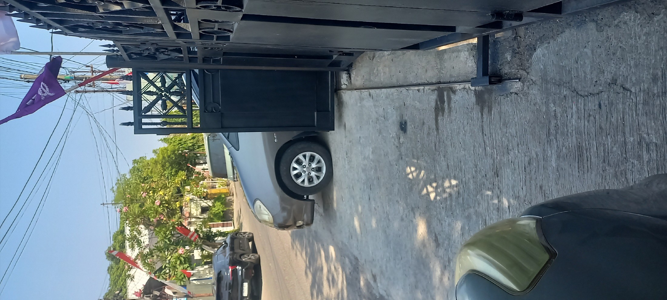 <p>Menjalakan tugas jaga di sgh pagi hari ini dan...