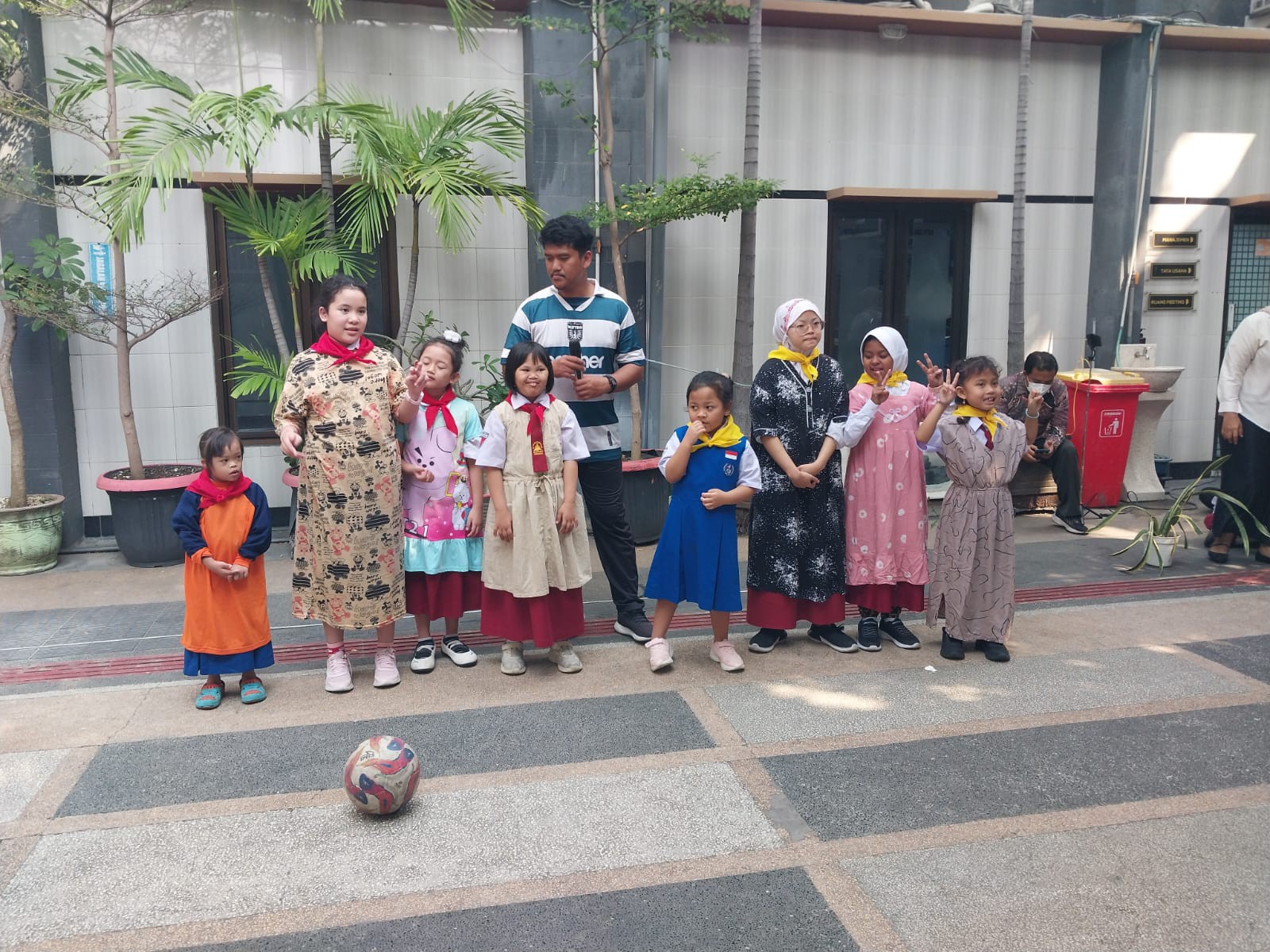 <p>Lomba Sepak bola putri (final)</p>