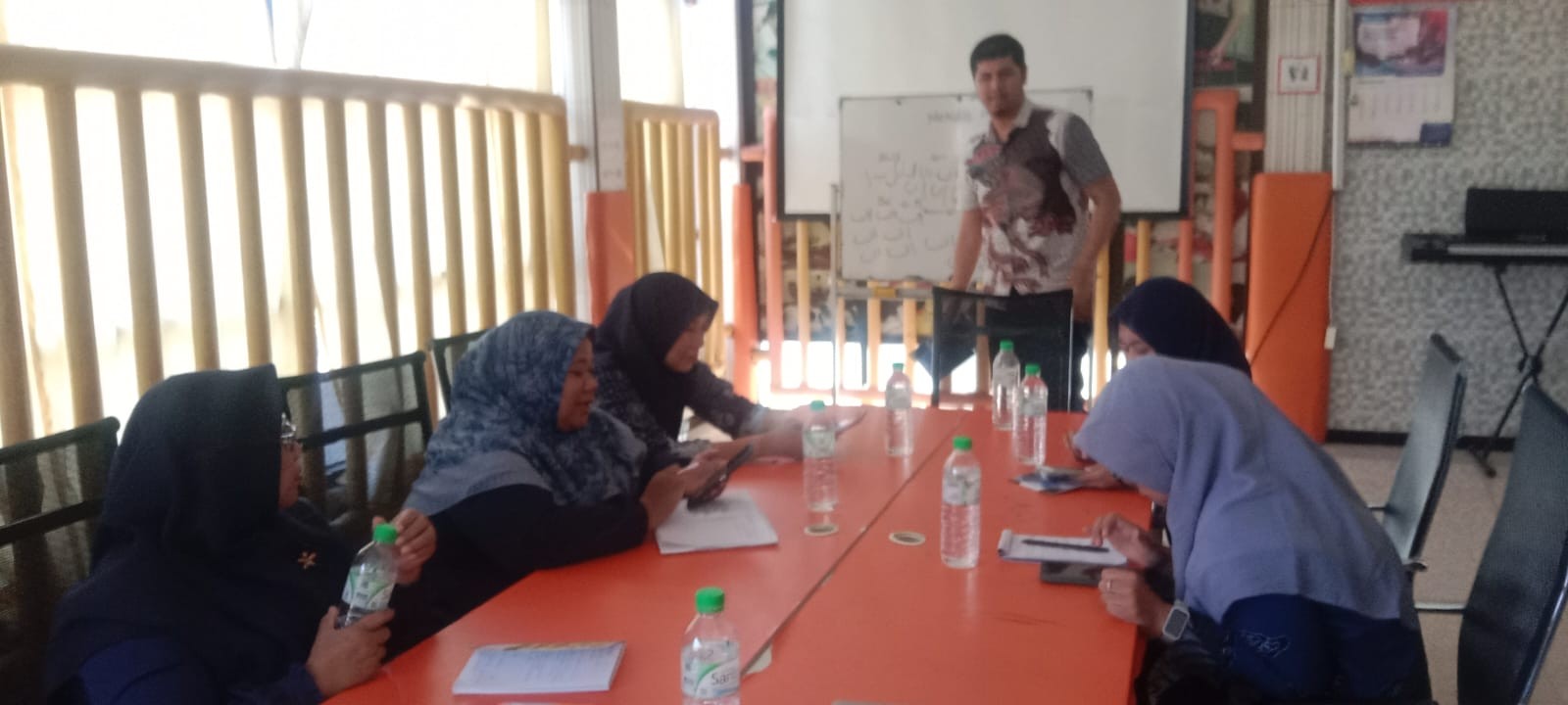 <p>Rapat dengan hrd</p>