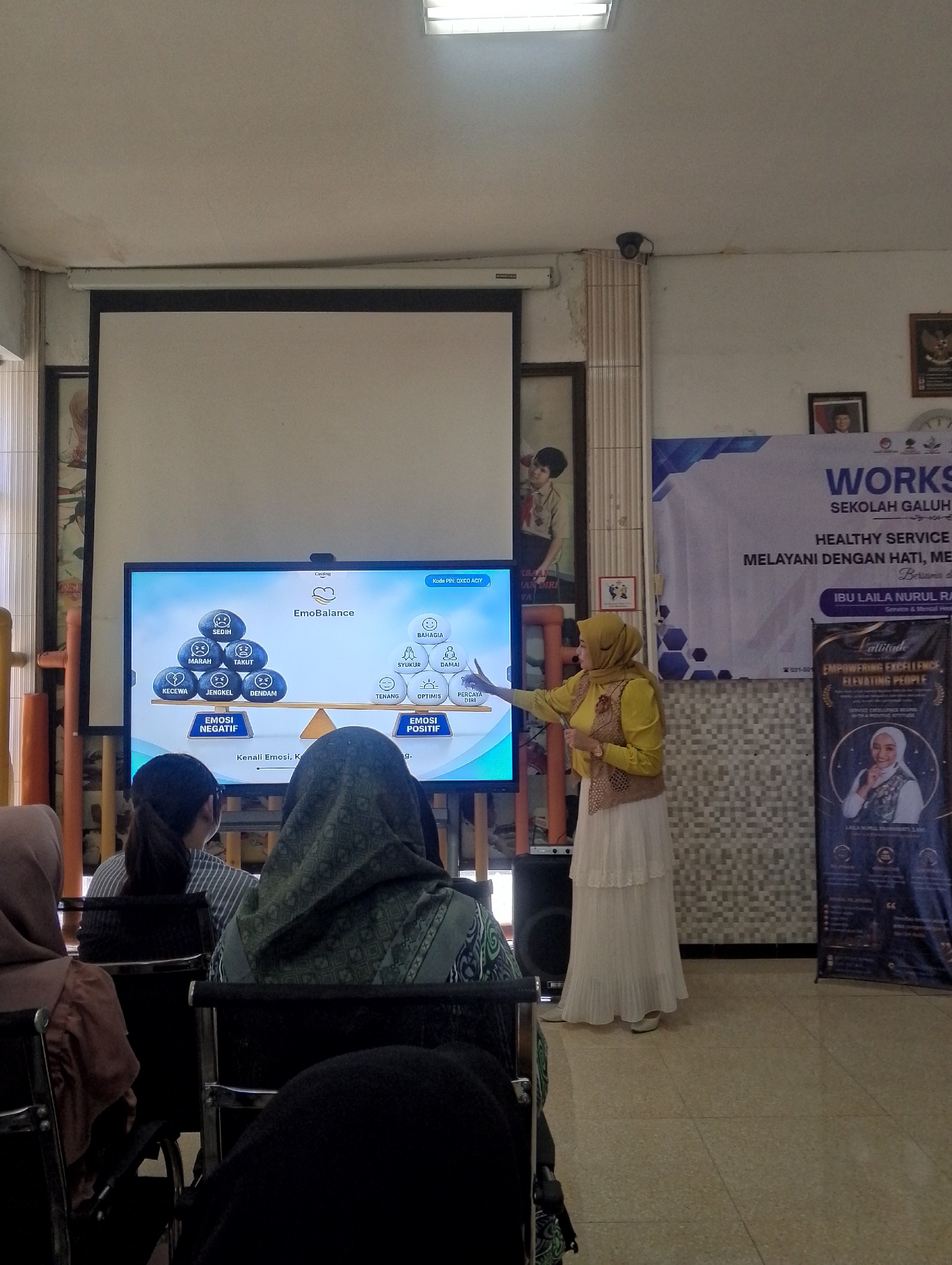 <p>Workshop dengan Bu Laila, mengenai pelayanan pr...