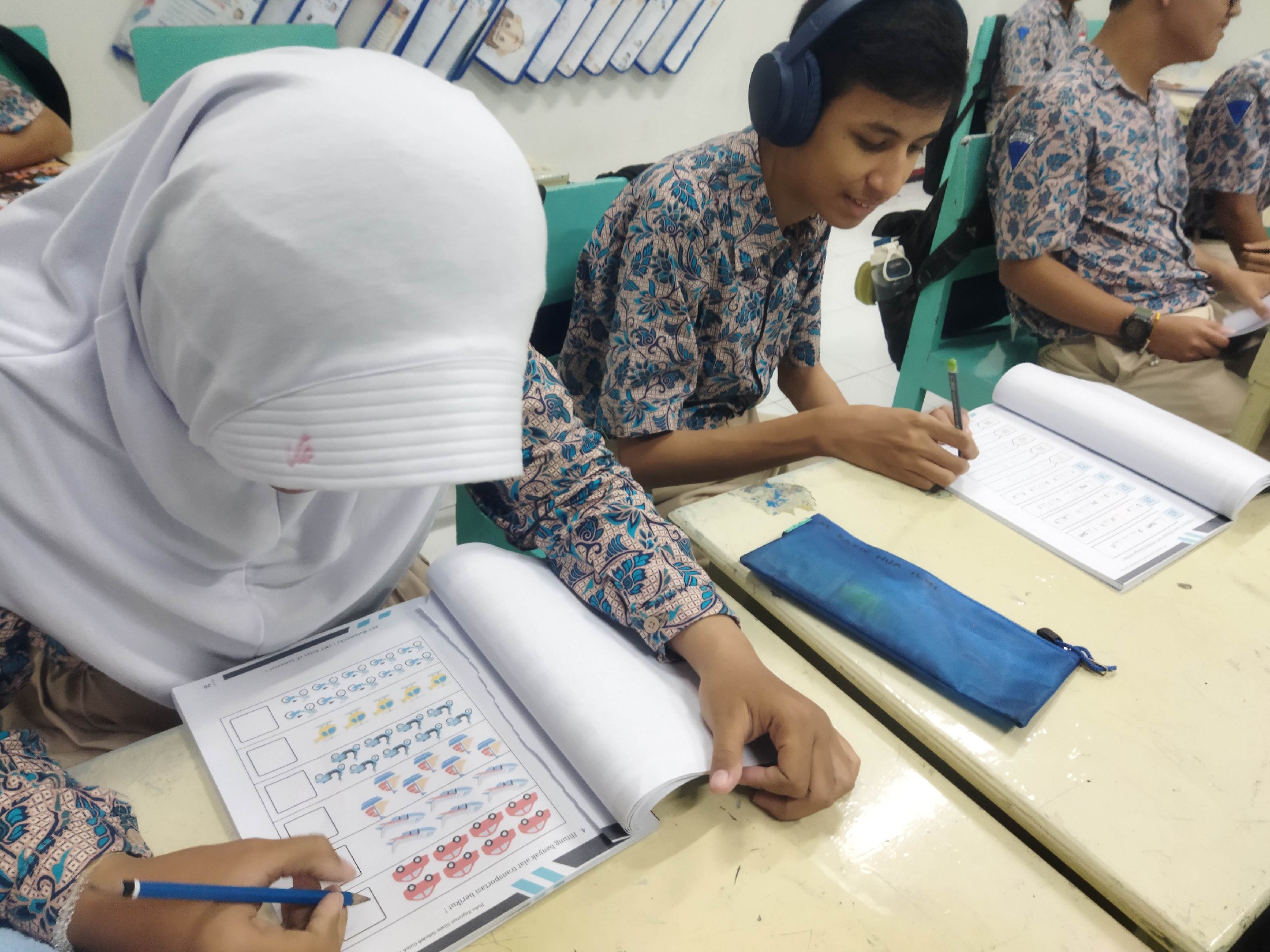 <p>Pendampingan pembelajaran siswa kelas 9 SMP, si...