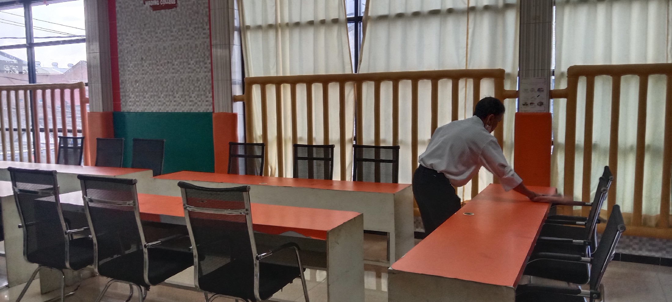 <ol>
<li>Monitoring dan pemantauan kebersihan ling...