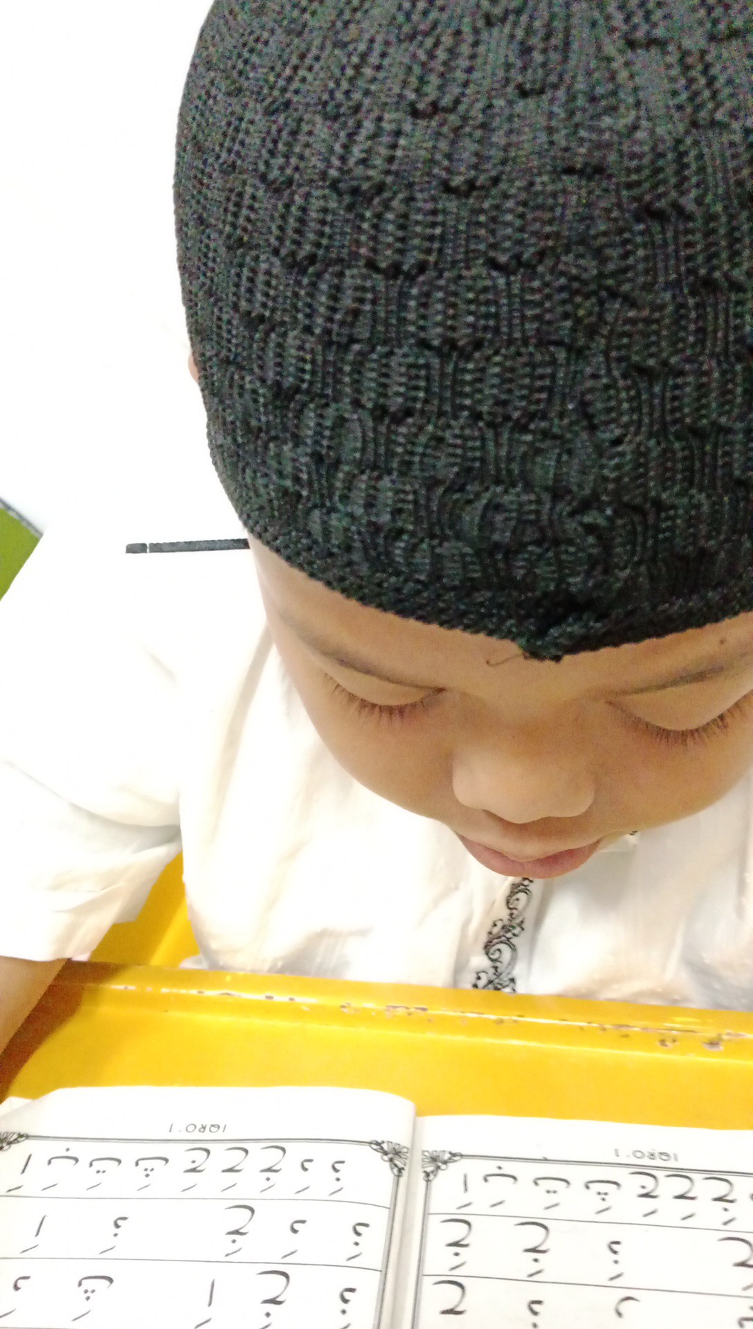 <p>Membersihkan dan menata kelas isoma dan melanju...