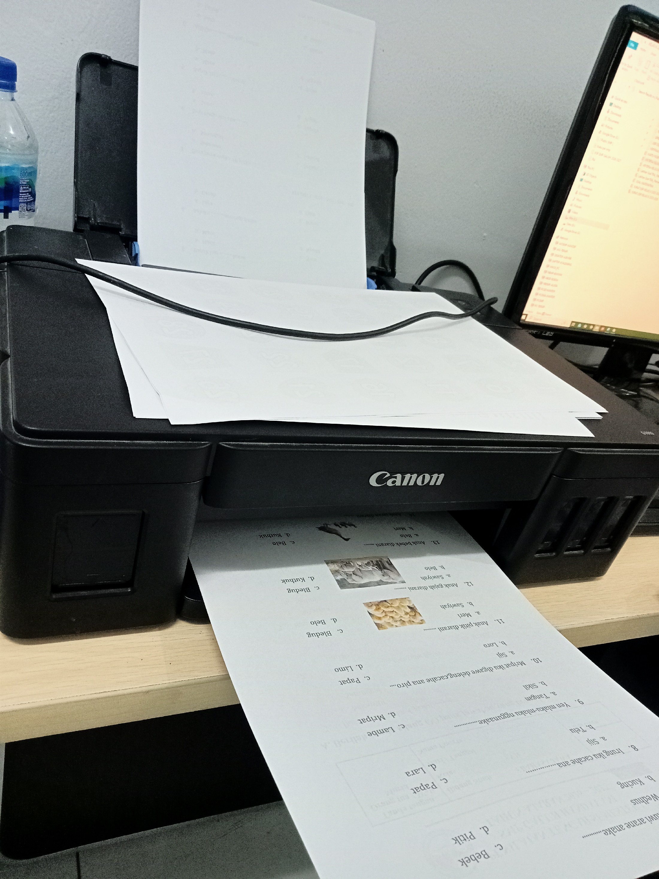 <p>Mencetak/ print&nbsp; soal PTS bahasa Inggris k...