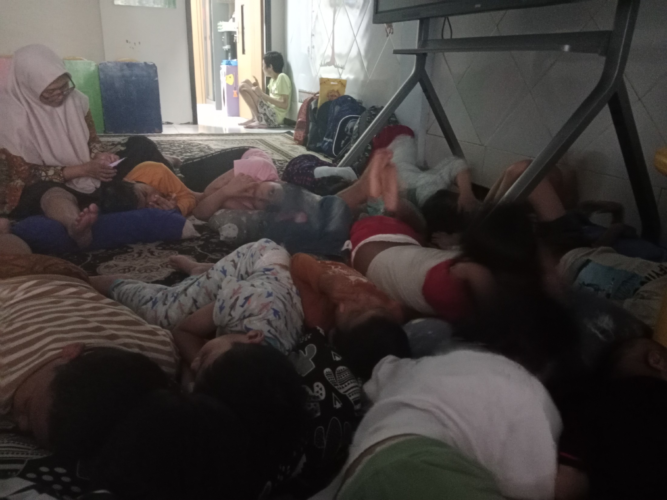<p>Melanjutkan kegiatan tpa bersih2 dan sholat ber...