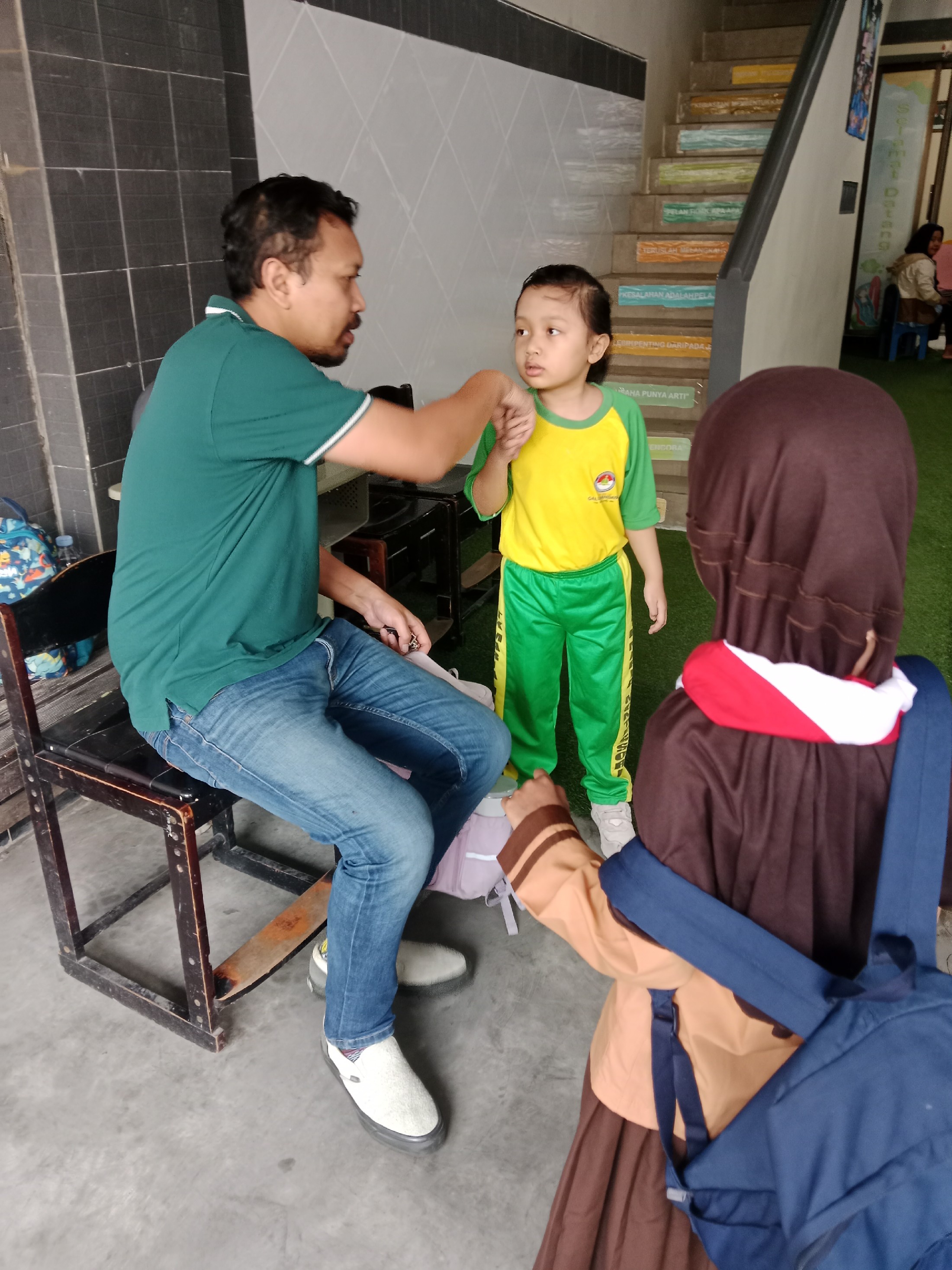 <p>Penerima siswa siswi masuk sekolah</p>