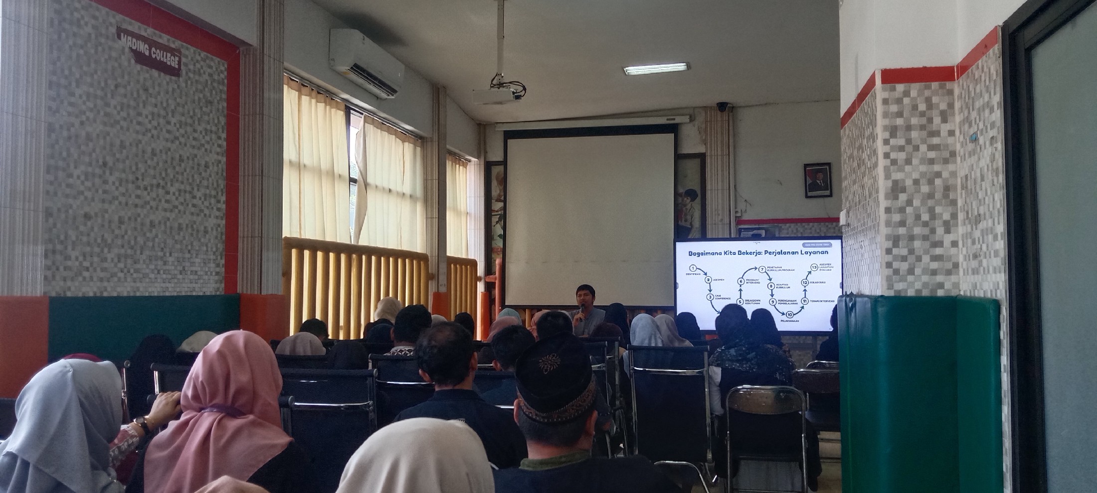 <p>Mengikuti IHT Penguatan terkait Pengetahuan ten...