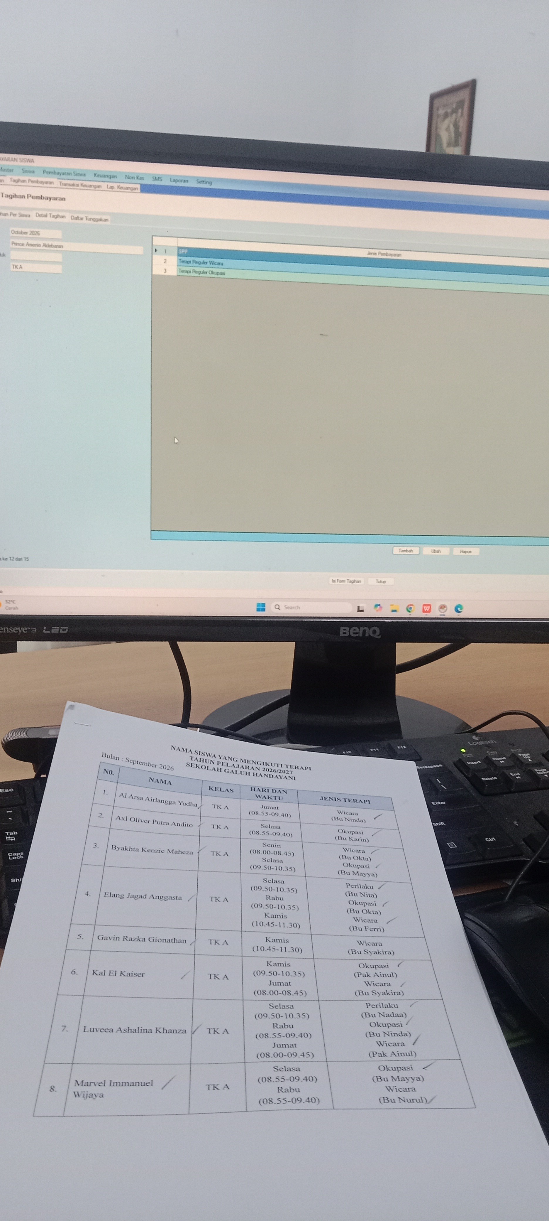 <ol>
<li>Pemrosesan pembayaran SPP dan input data...