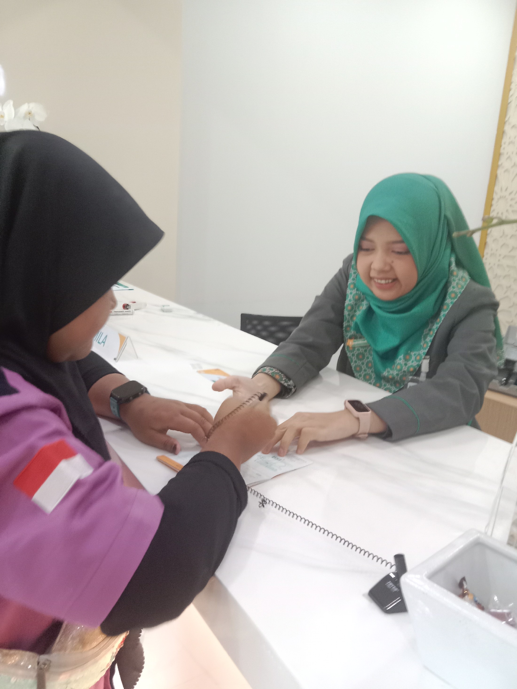 <p>Kegiatan hari ini kunjungan dan belajar di bank...