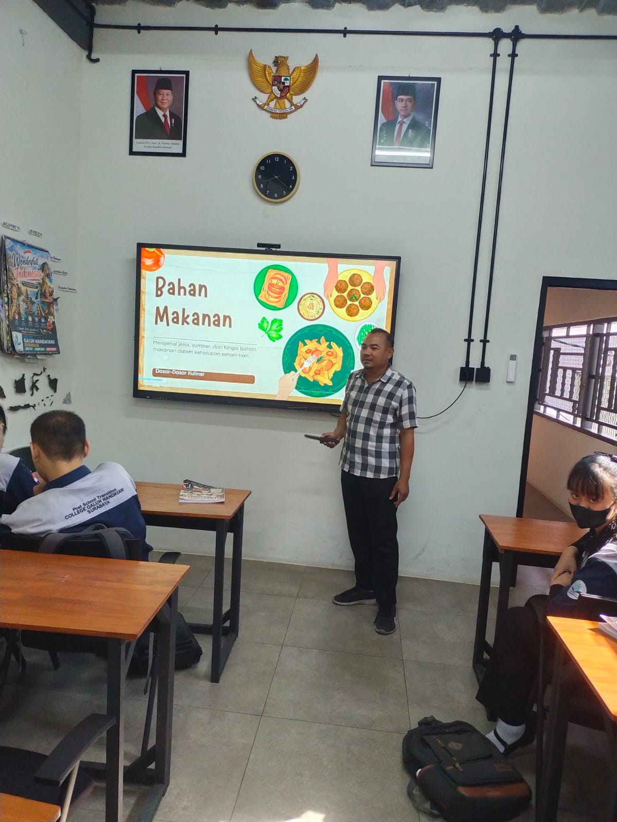<p>Pembelajaram Tata boga menggantikan bi dewi sed...