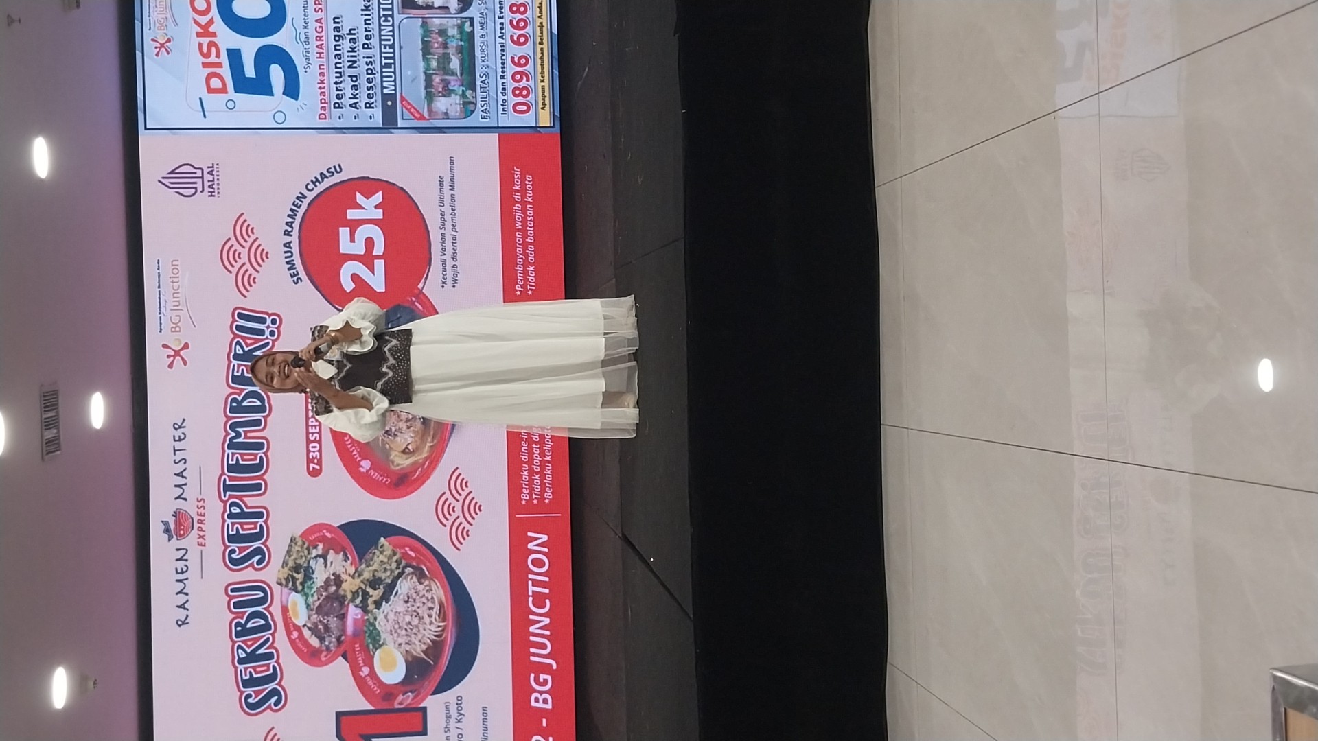 <p>Mendampungi Bu fitha lomba Teacher got talent I...