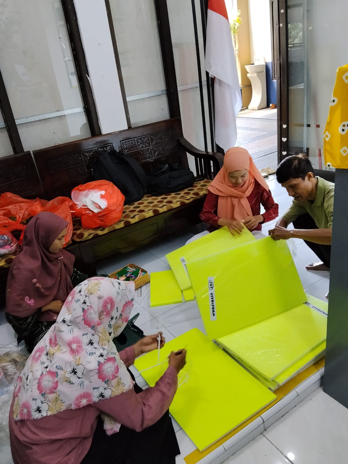 <p>Menyiapkan perlengkapan ODL</p>