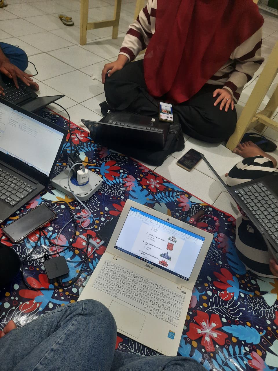 <p>Membuat BKS Mapel IPS kelas 8 dan Sejarah Kelas...