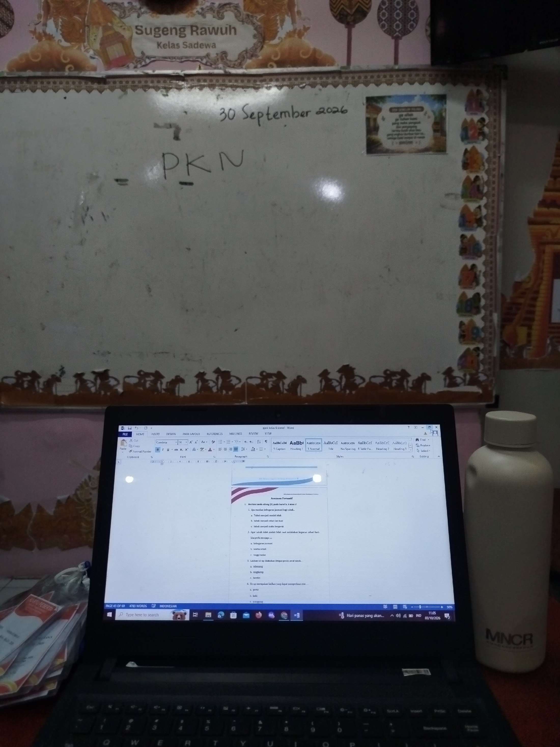 <p>mengerjakan BKS&nbsp;</p>