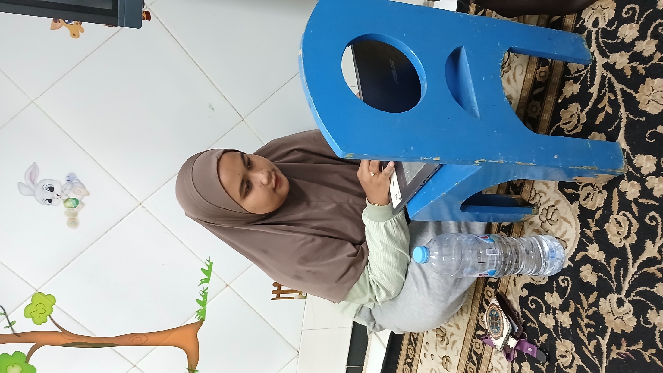 <p>Mengerjakan bks dan administrasi</p>